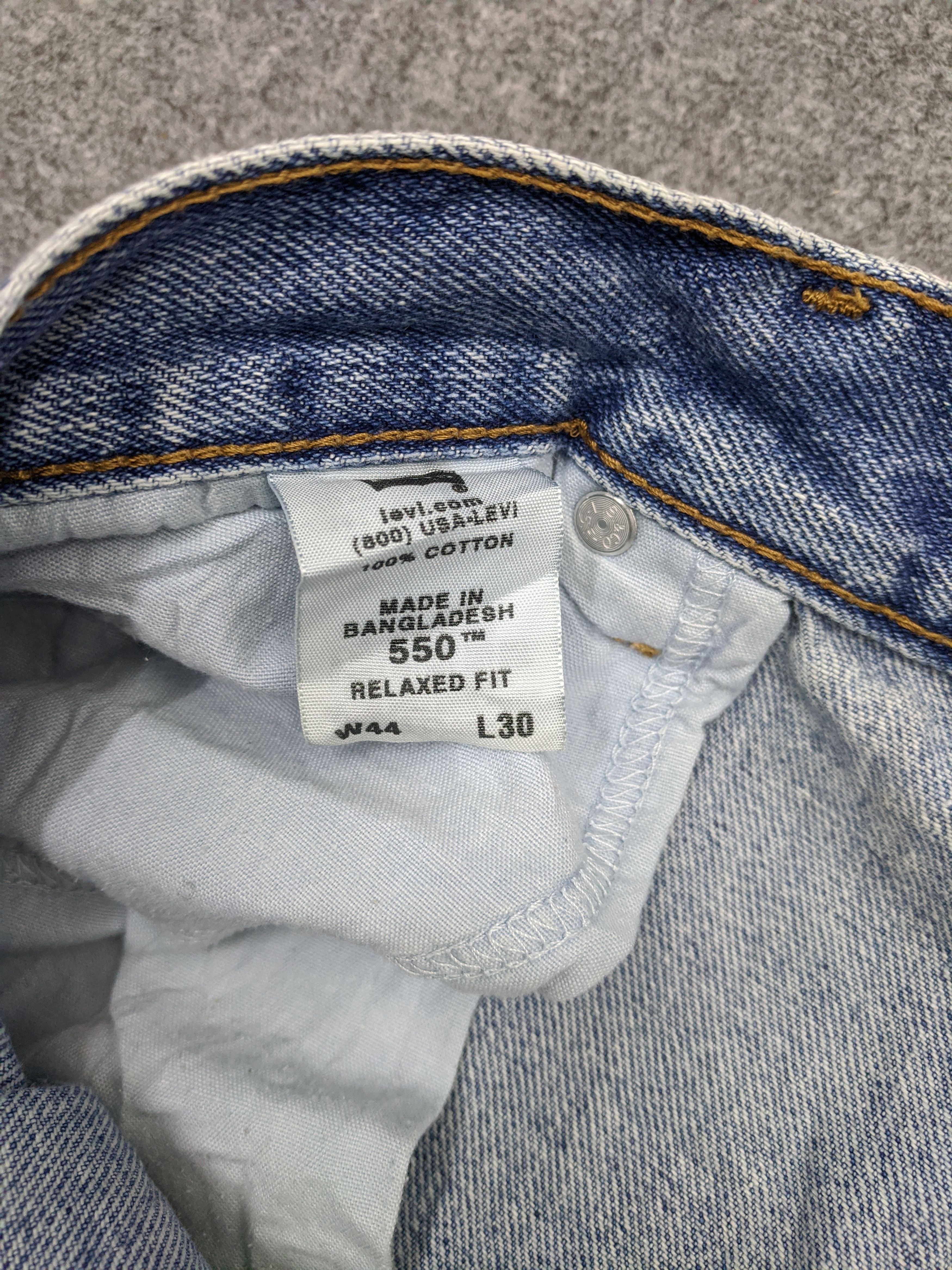 Levi's Vintage Levis 550 Lightwash Jeans DP0846 Size US 41 - 13 Thumbnail