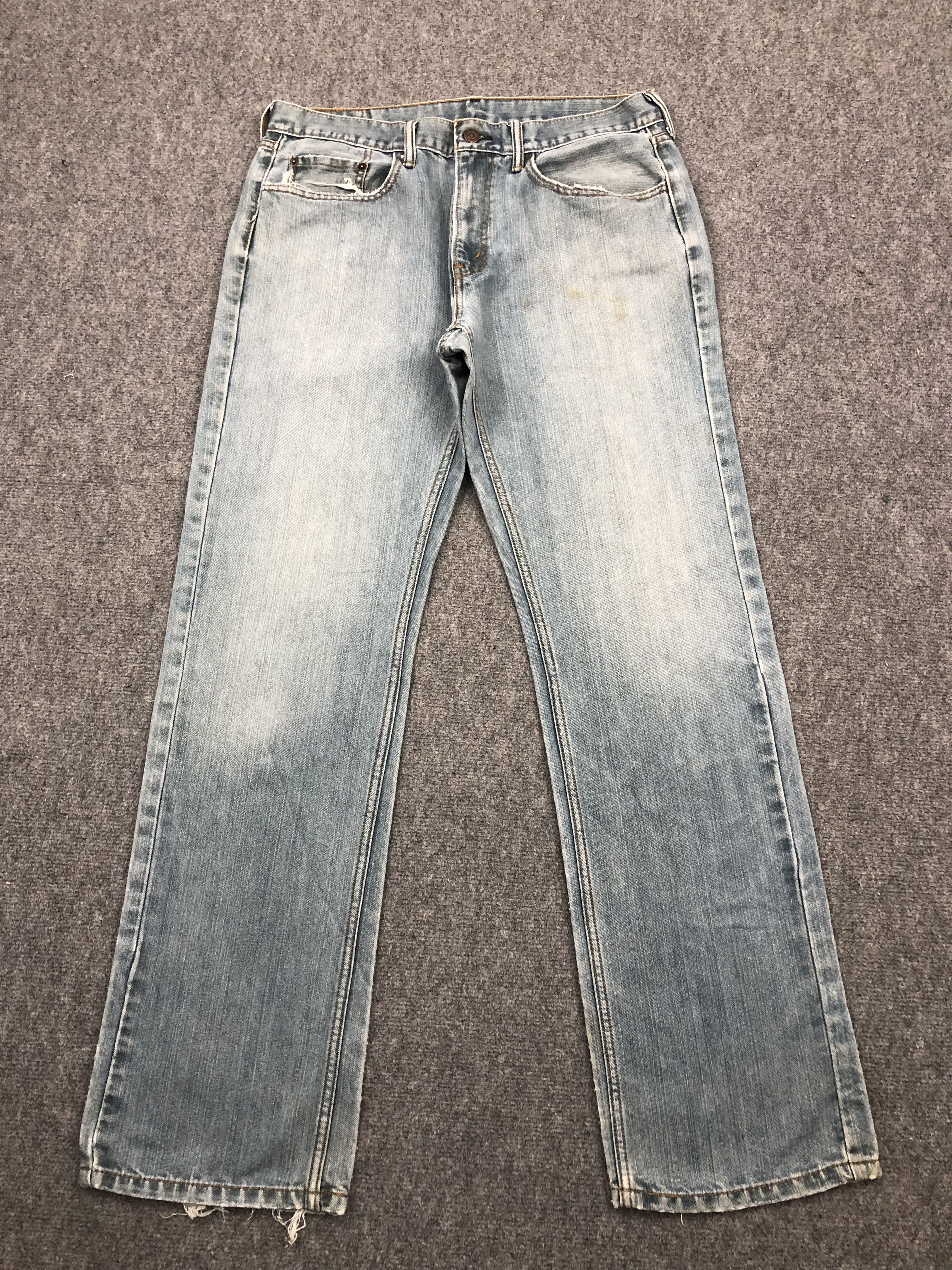 Levi's Vintage Levis 559 Light Wash Jeans DP1642 Size US 36 / EU 52 - 1 Thumbnail