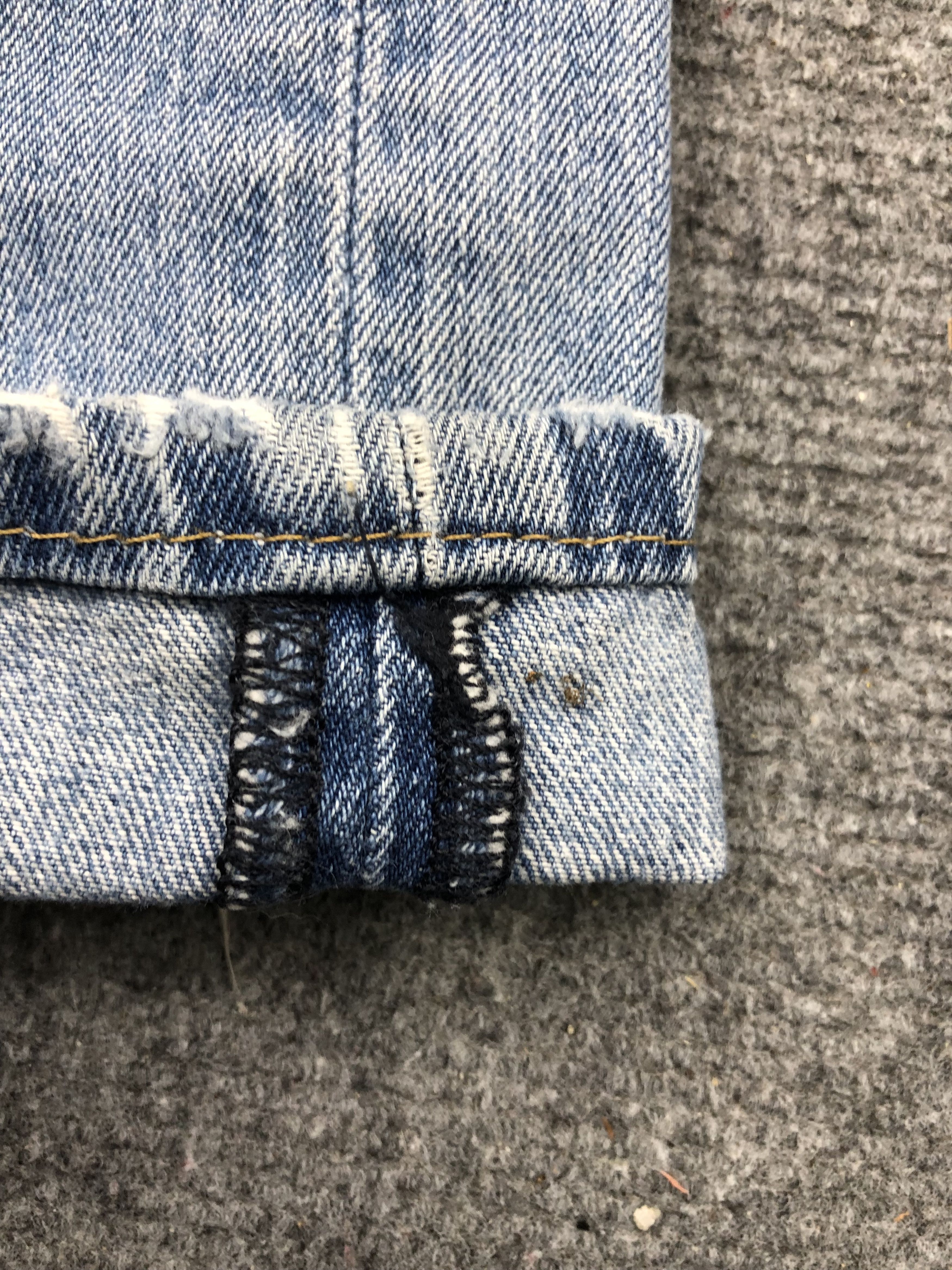 Levi's Vintage Levis 559 Light Wash Jeans DP1637 Size US 37 - 7 Thumbnail
