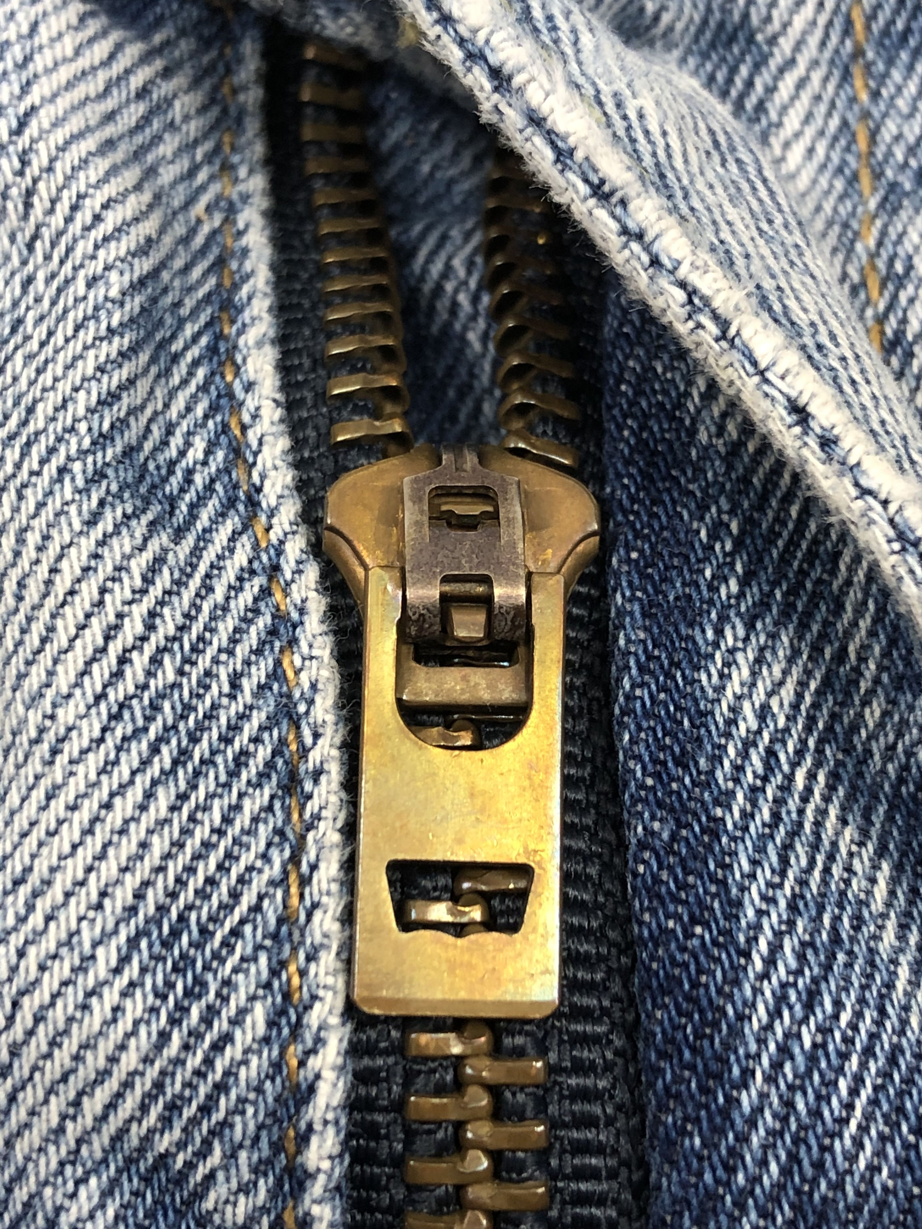 Levi's Vintage Levis 559 Light Wash Jeans DP1637 Size US 37 - 11 Thumbnail