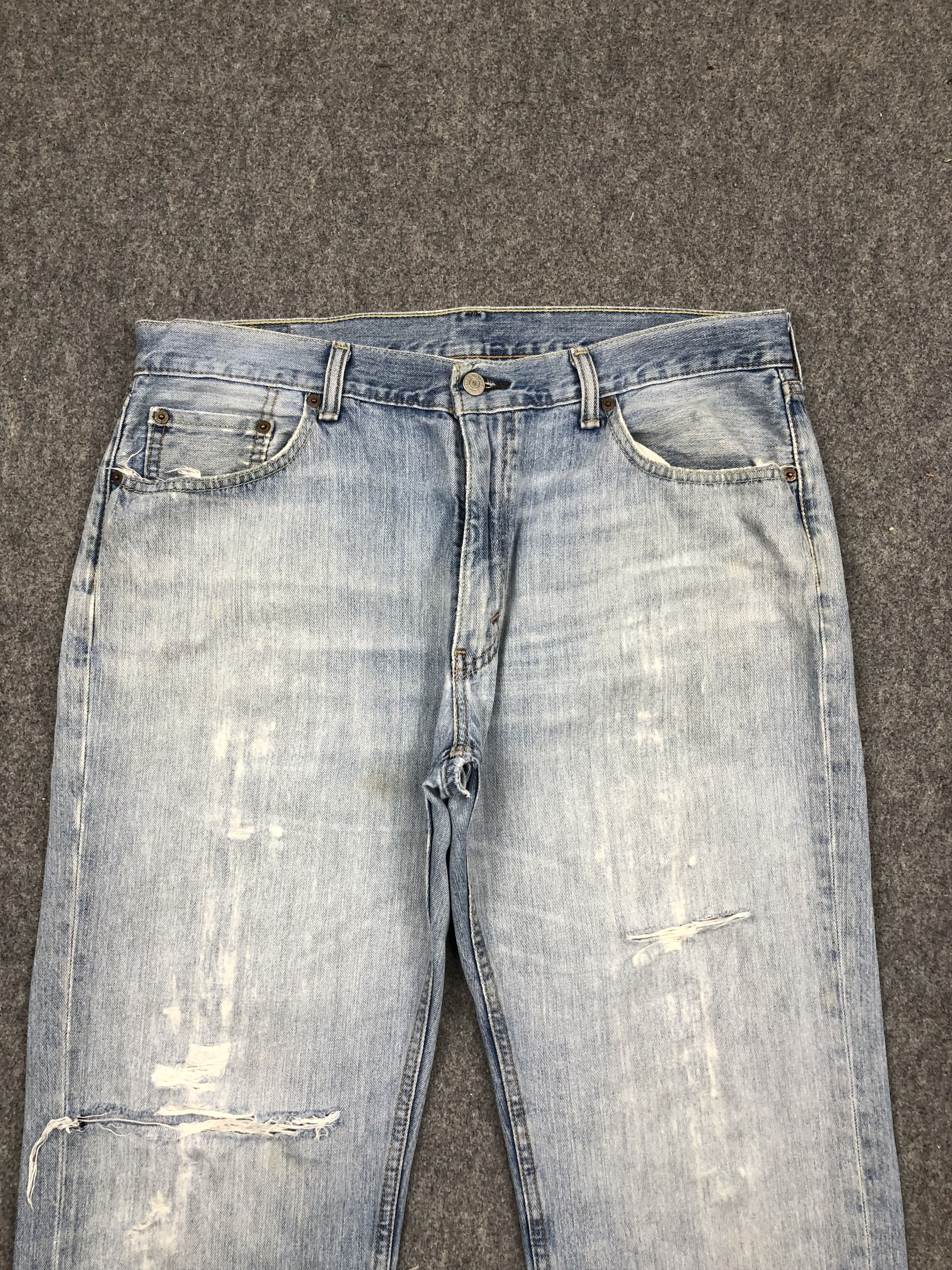 Levi's Vintage Levis 559 Light Wash Jeans DP1637 Size US 37 - 2 Thumbnail