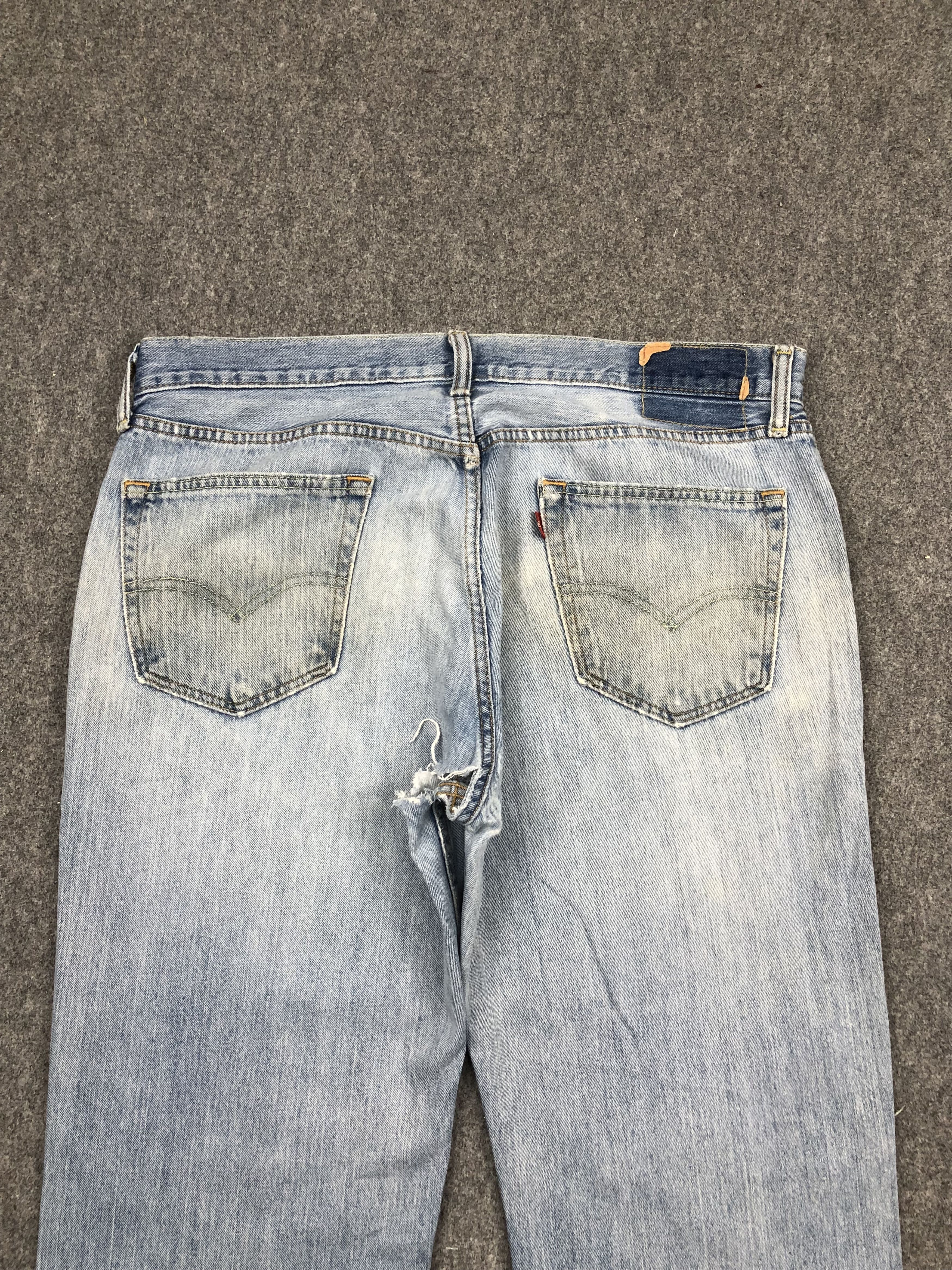 Levi's Vintage Levis 559 Light Wash Jeans DP1637 Size US 37 - 4 Thumbnail