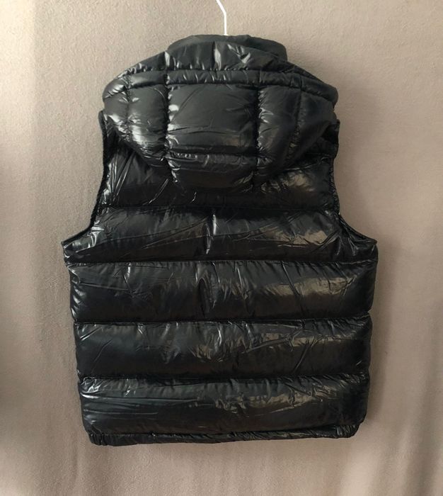 Moncler Moncler Bormes Black Down vest | Grailed