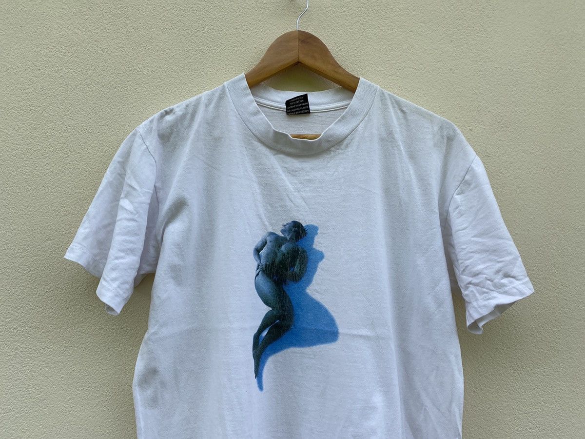 Vintage Vintage CG Design Photofolio gay Photo Tee Naked Size US M / EU 48-50 / 2 - 2 Thumbnail