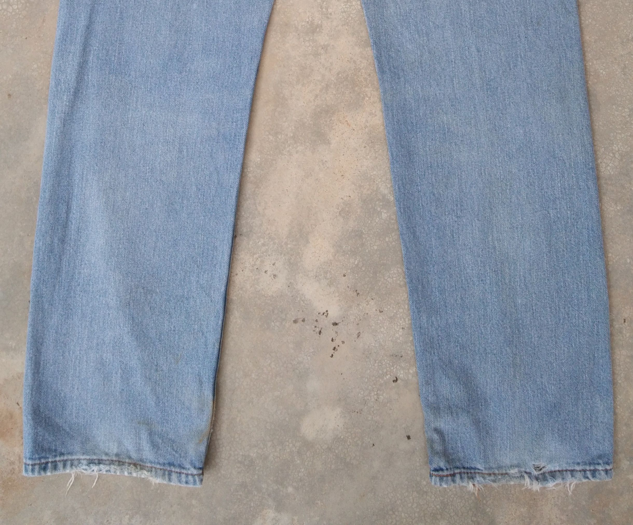 Jean × Levi's × Vintage Vintage Levis Jeans 505 Light Wash Distressed Denim 34x32 Size US 34 / EU 50 - 3 Thumbnail