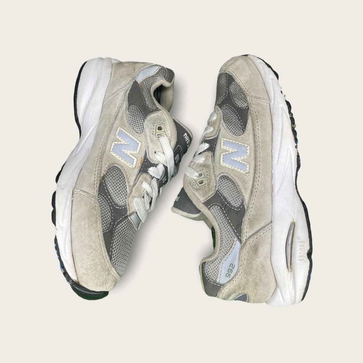 New Balance New Balance 992 Kith Grey White Sz 4.5 Womens Size US 4.5 / IT 34.5 - 5 Thumbnail