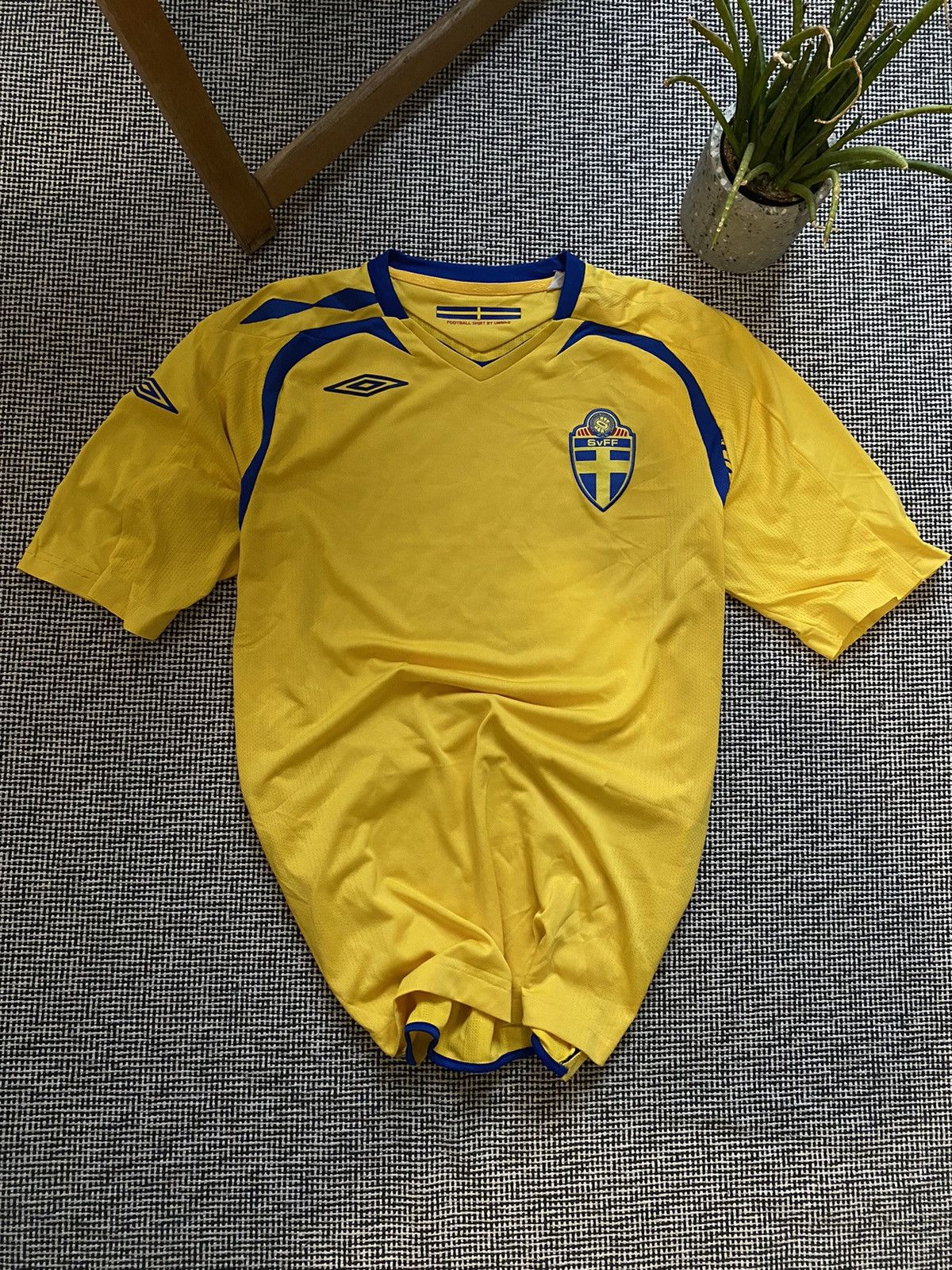 Umbro × Vintage Rare Vintage soccer jersey Sweden umbro y2k Size US XL / EU 56 / 4 - 1 Thumbnail