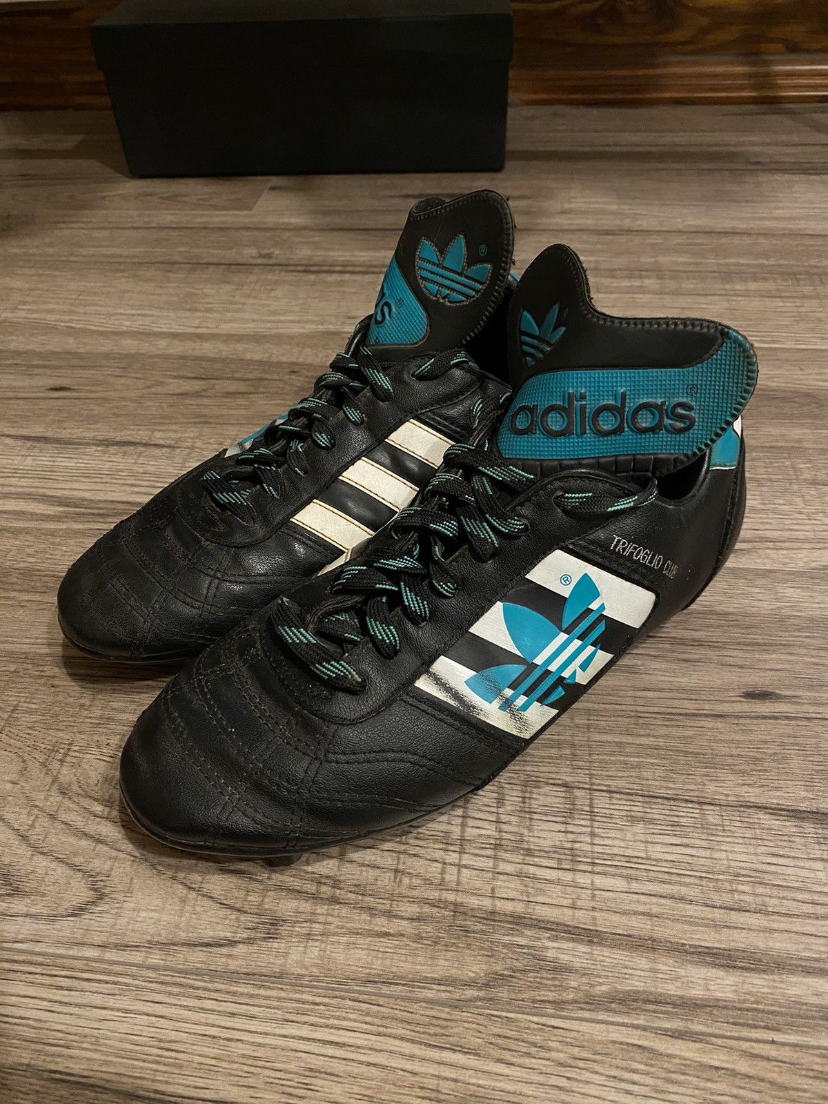 Adidas shoes mexico 70 replica best sale