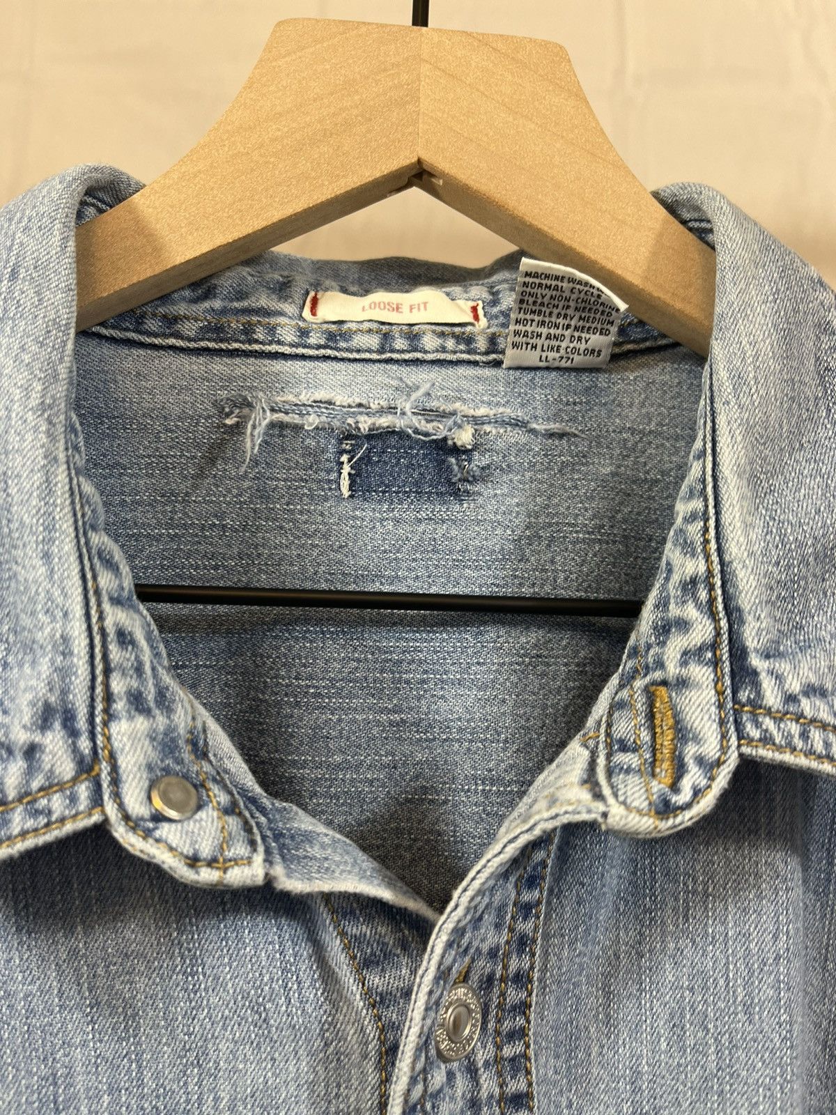 Levi's × Vintage Distressed Faded Cutoff Oversized Shirt Size US L / EU 52-54 / 3 - 6 Thumbnail