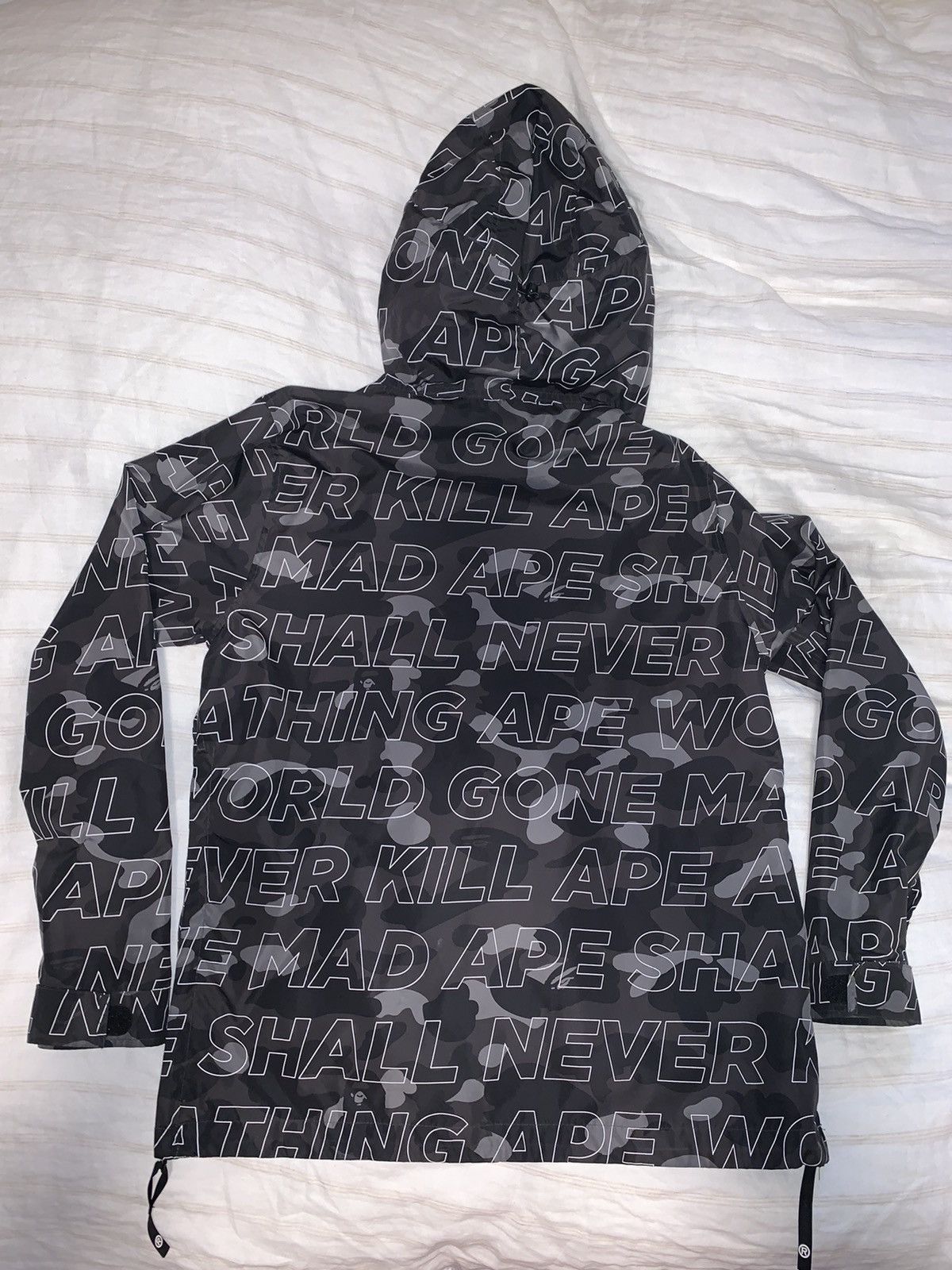 Bape VERY RARE Bape Camo Ape Shall Never Kill Ape Windbreaker Size US M / EU 48-50 / 2 - 5 Thumbnail