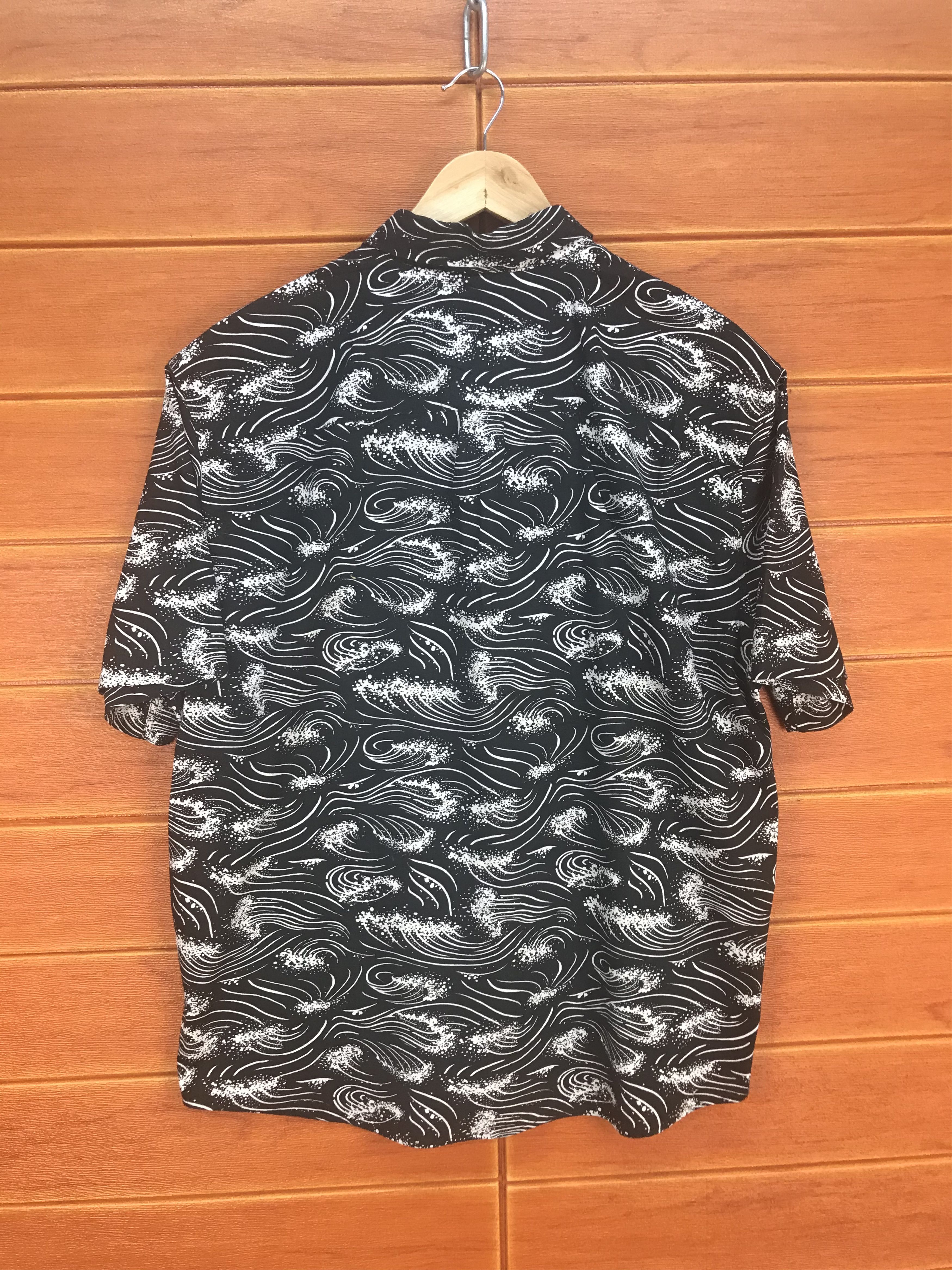 American Eagle Outfitters American Eagle Outfitters Great Wave Print Shirt Size US L / EU 52-54 / 3 - 7 Thumbnail
