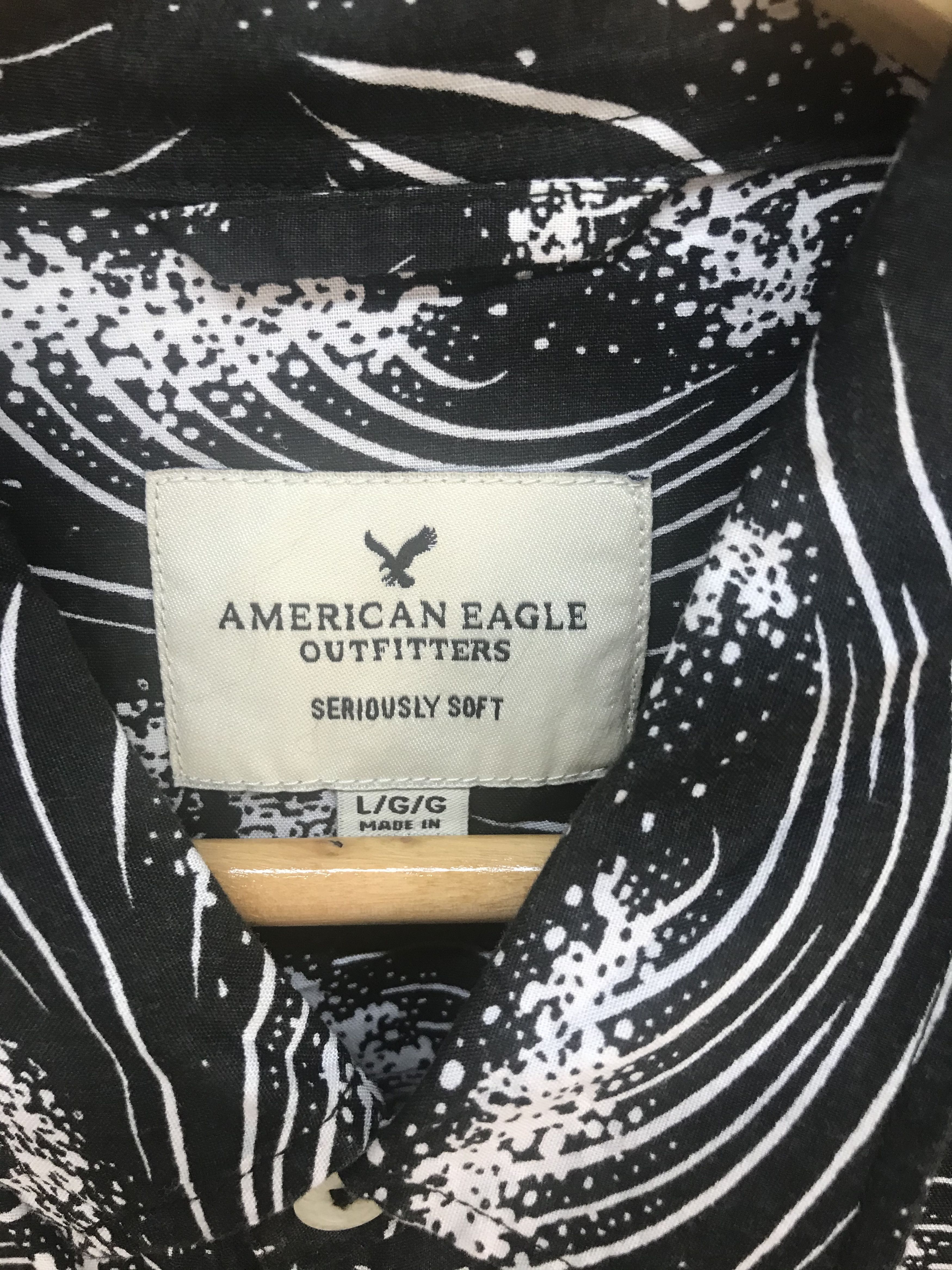 American Eagle Outfitters American Eagle Outfitters Great Wave Print Shirt Size US L / EU 52-54 / 3 - 6 Thumbnail