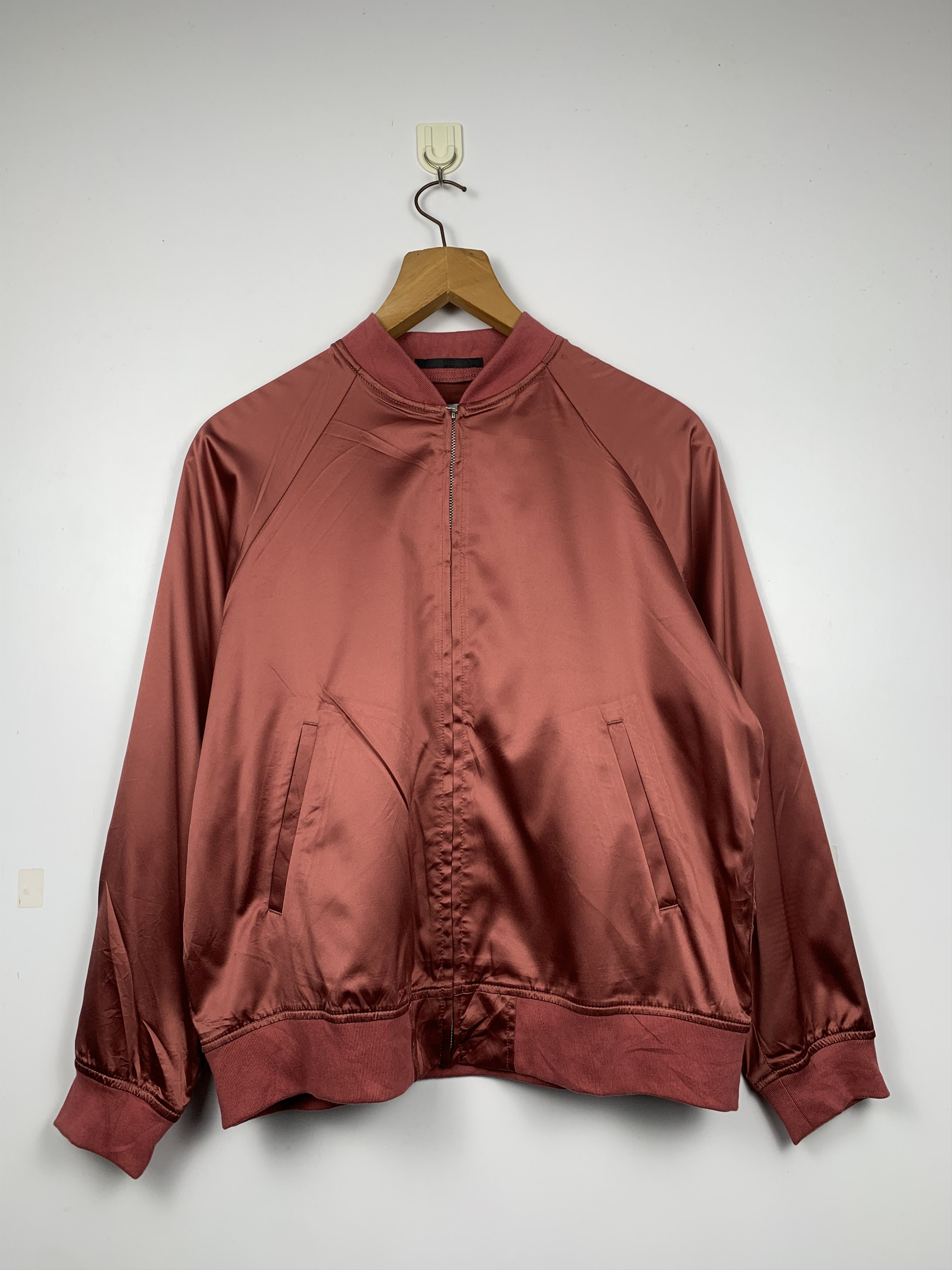 image of Uniqlo Bomber Flight Jacket in Maroon, Men's (Size Large)
