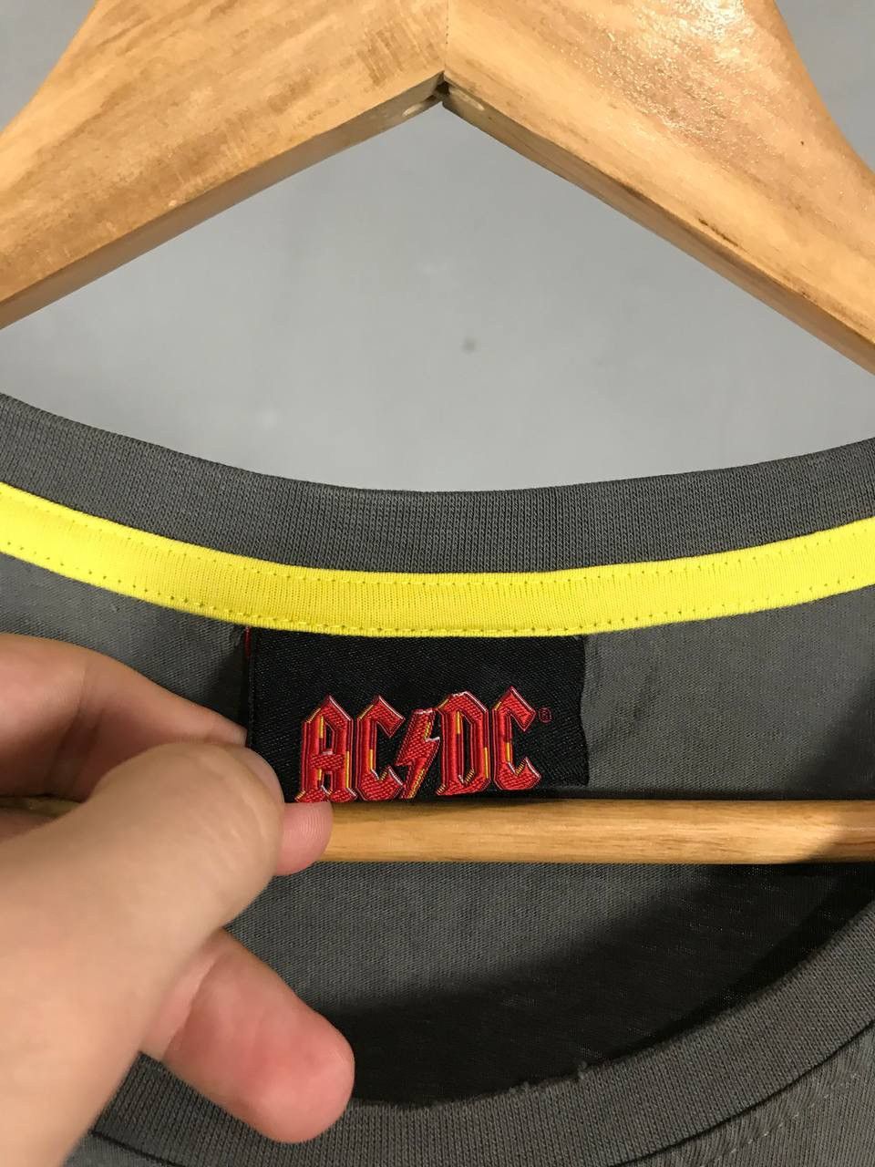 Band Tees AC/DC vintage rock band tee Size US XL / EU 56 / 4 - 4 Thumbnail