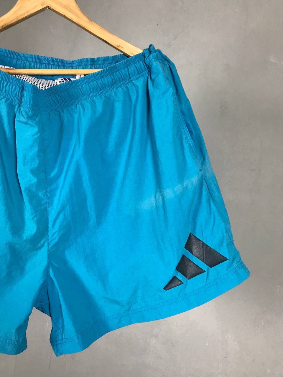 Vintage Adidas vintage sportwear blue shorts Size US 36 / EU 52 - 2 Thumbnail