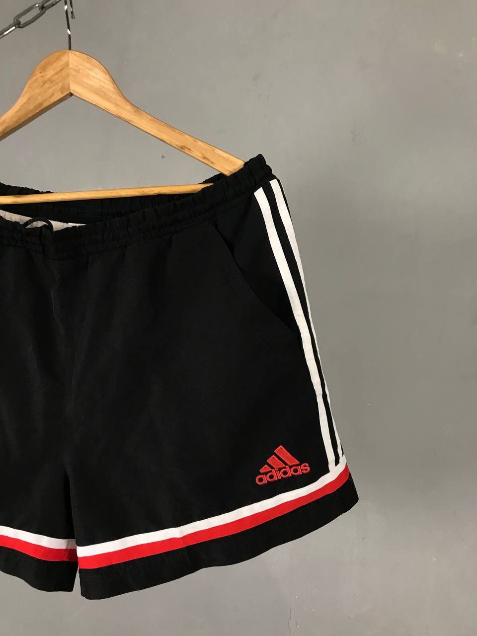 Adidas × Vintage Adidas vintage sportwear streetwear shorts Size US 34 / EU 50 - 2 Thumbnail