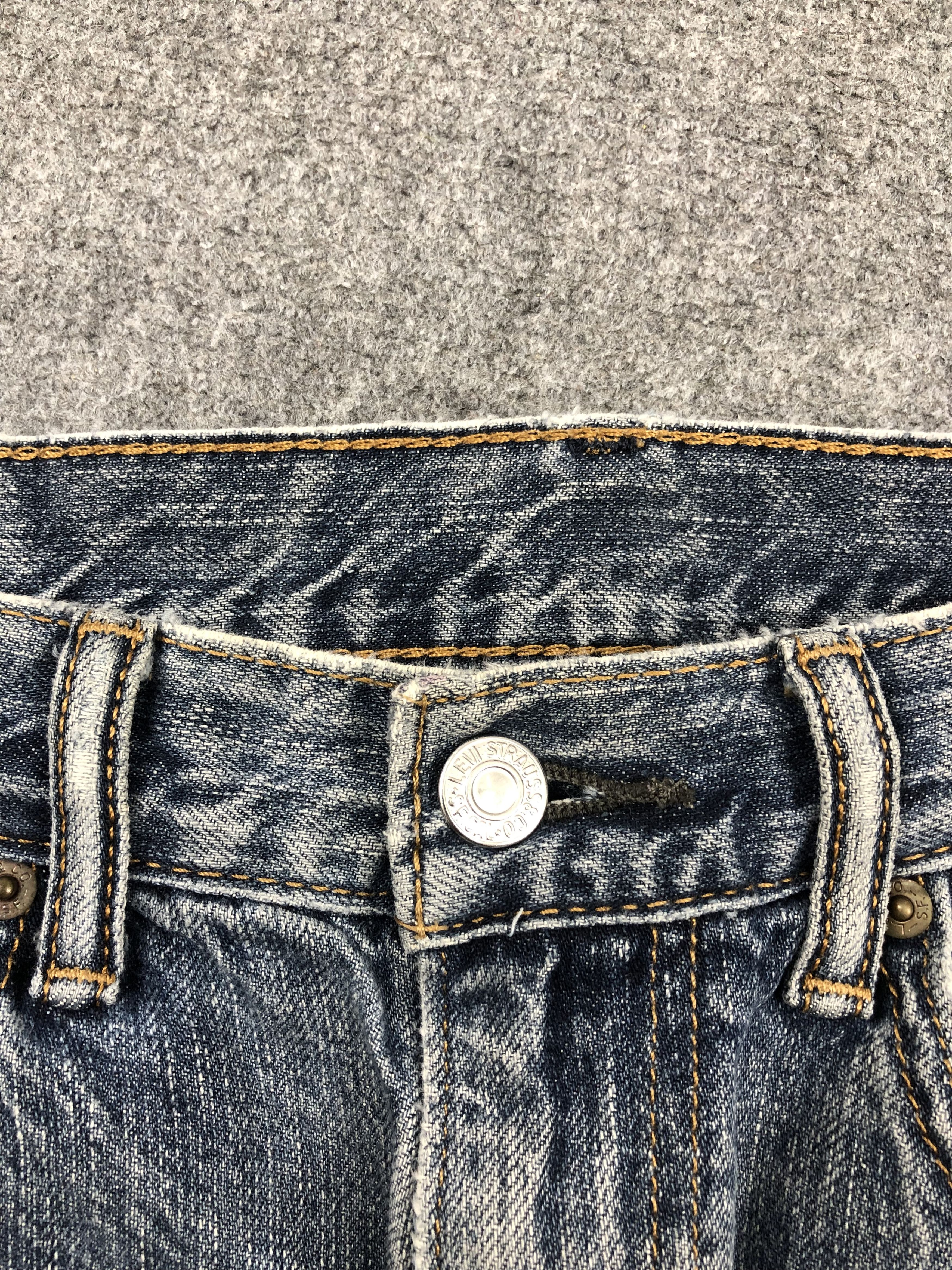 Levi's Faded Blue Vintage Levis 505 Jeans DP1626 Size US 35 - 13 Thumbnail