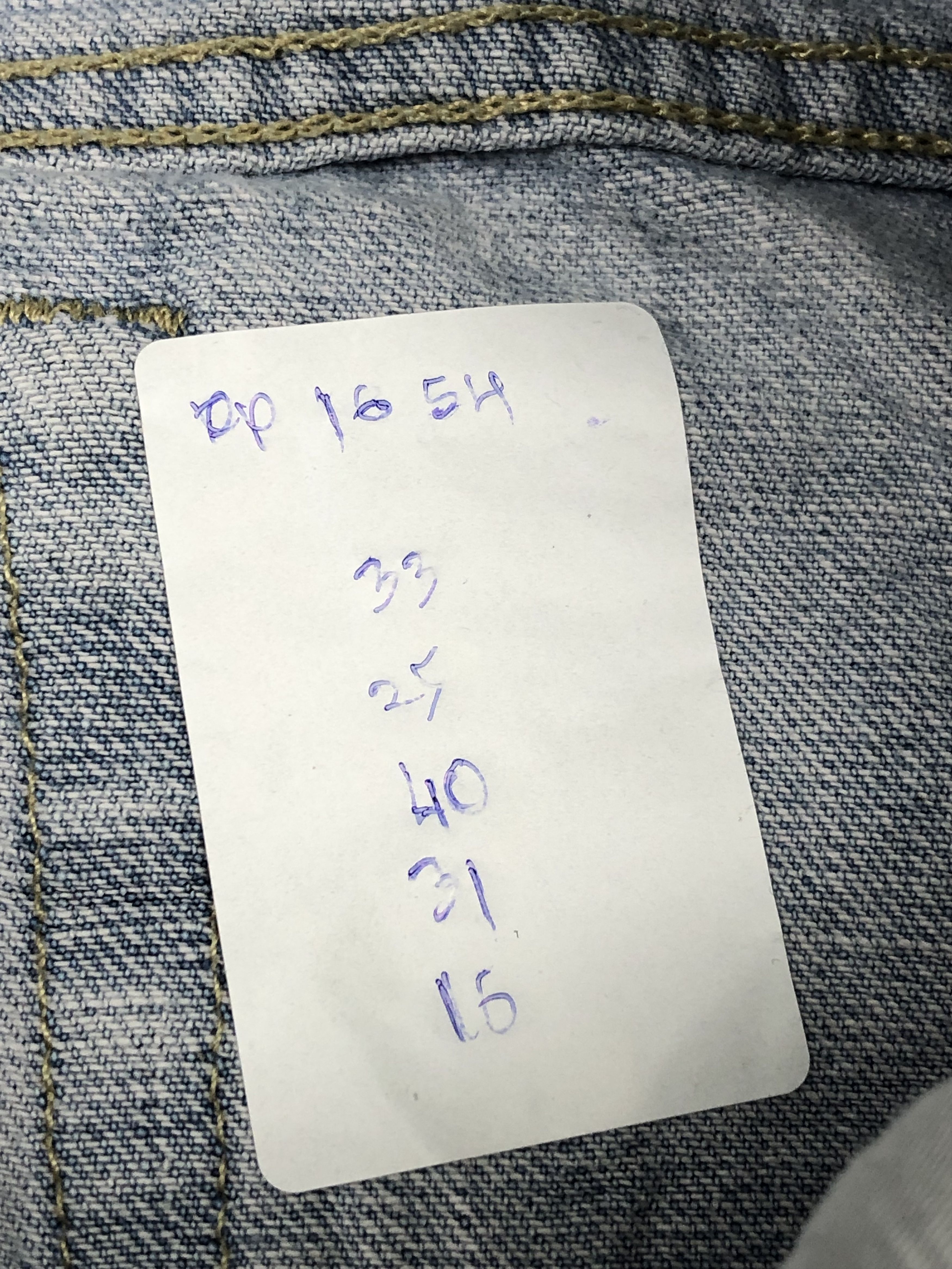 Levi's Vintage Levis 520 Light Wash Jeans DP1654 Size US 33 - 13 Thumbnail