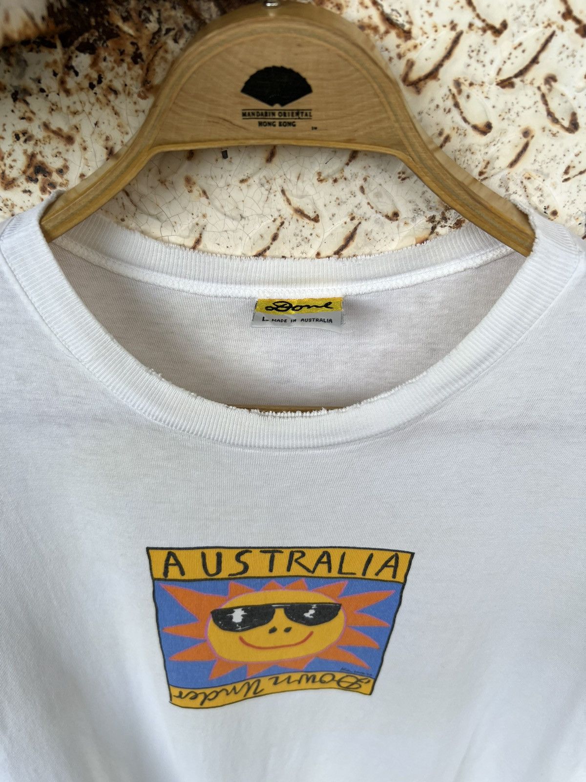 Other VINTAGE 90s DOME UNDER AUSTRALIA DISTRESSED TEE Size US L / EU 52-54 / 3 - 4 Thumbnail