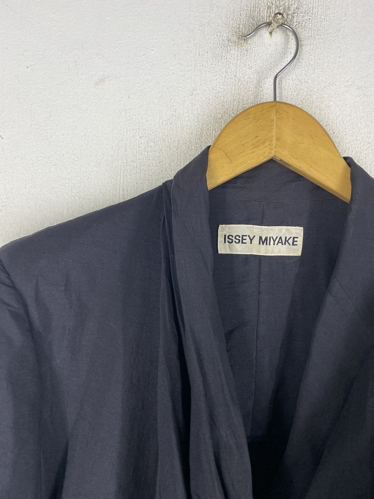 Issey Miyake 🔥SALE🔥VINTAGE ISSEY MIYAKE ASYMMETRIC JACKET Size US M / EU 48-50 / 2 - 16 Thumbnail