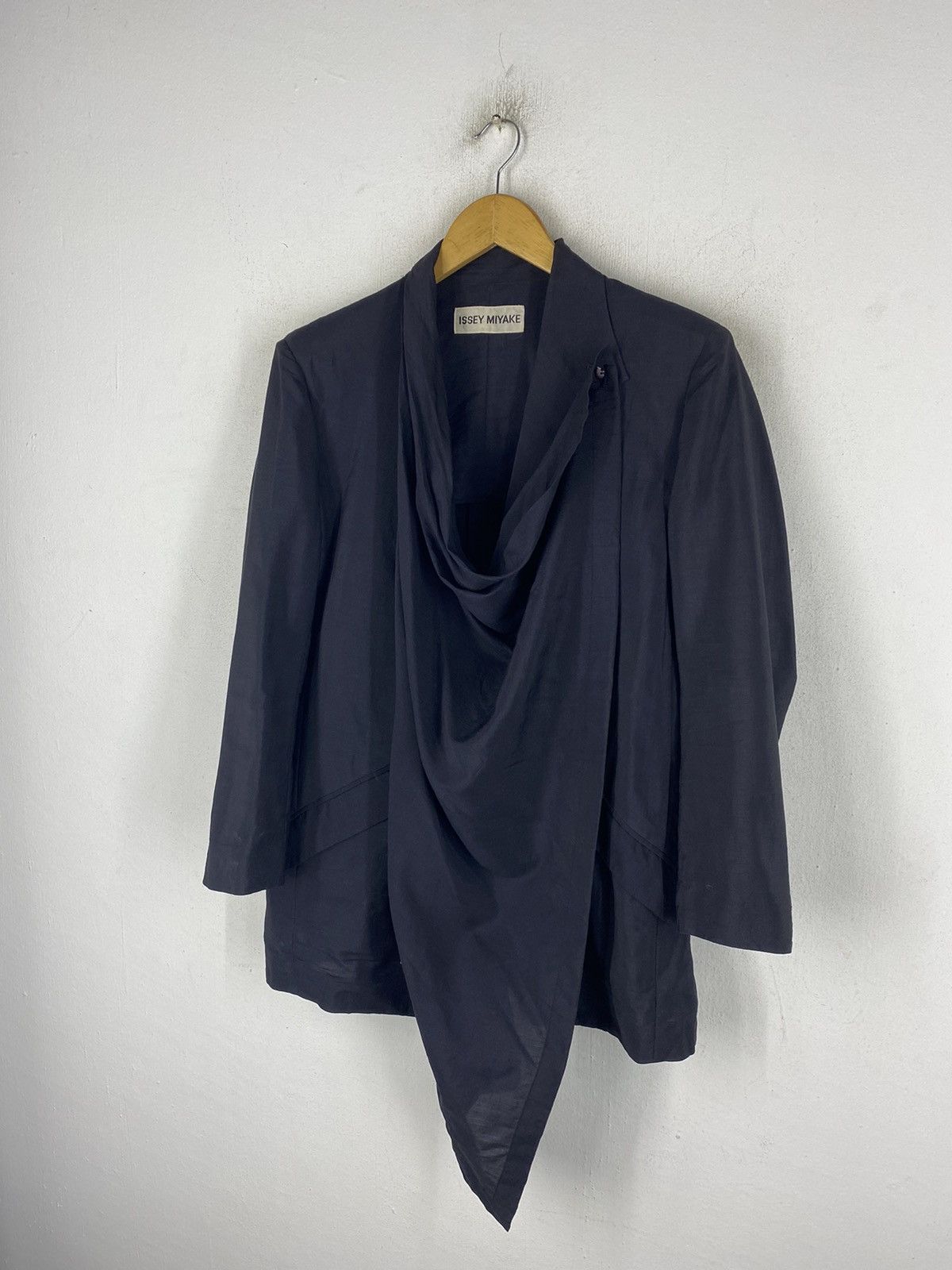 Issey Miyake 🔥SALE🔥VINTAGE ISSEY MIYAKE ASYMMETRIC JACKET Size US M / EU 48-50 / 2 - 15 Thumbnail