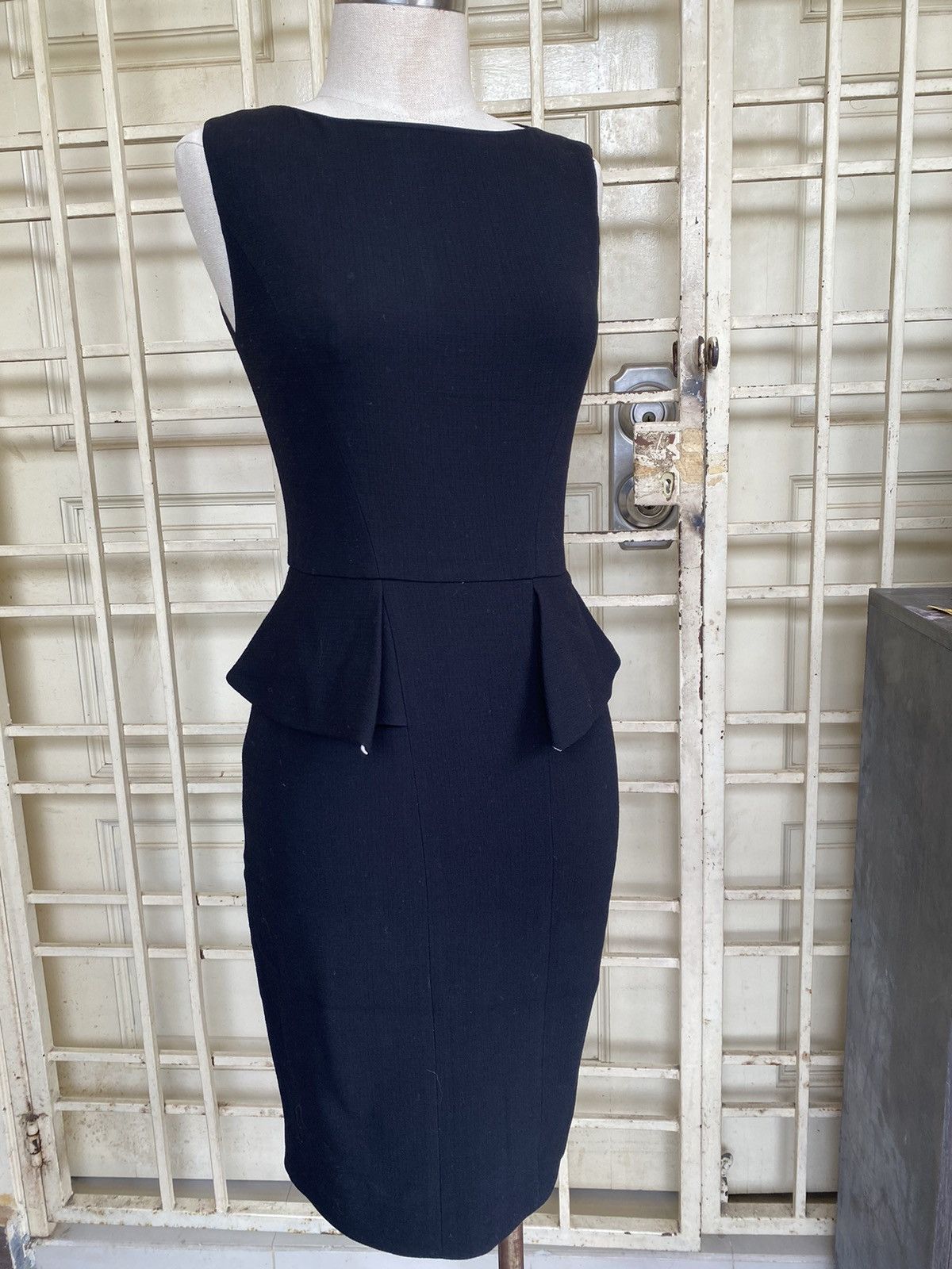 Emilio Pucci black midi dress Size XS / US 0-2 / IT 36-38 - 1 Thumbnail