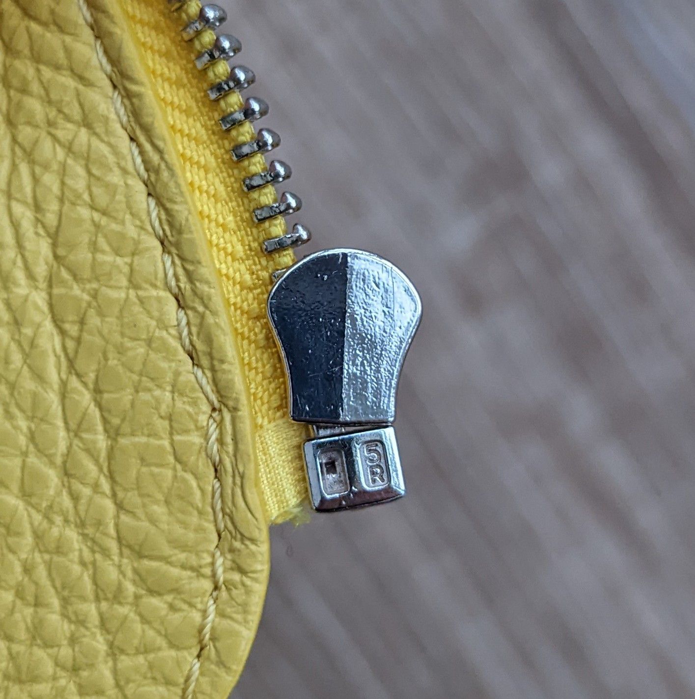 Max Mara × Weekend Max Mara Weekend Max Mara Lime Leather Lemon Handbag Luxury Brand Size ONE SIZE - 13 Thumbnail
