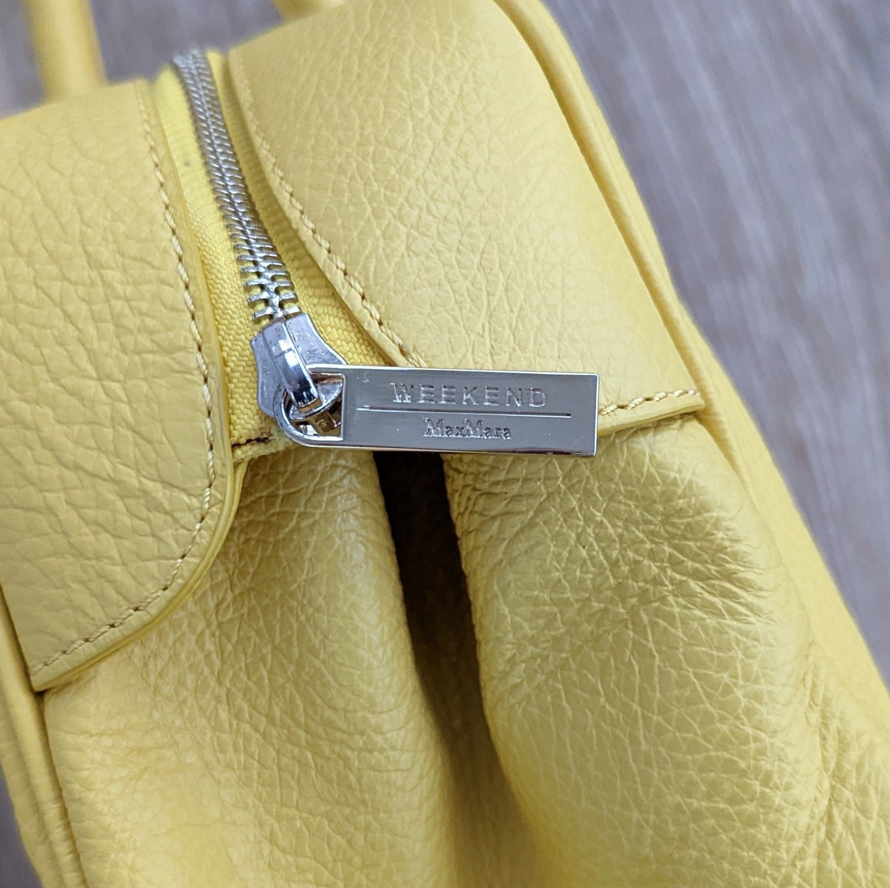 Max Mara × Weekend Max Mara Weekend Max Mara Lime Leather Lemon Handbag Luxury Brand Size ONE SIZE - 23 Thumbnail