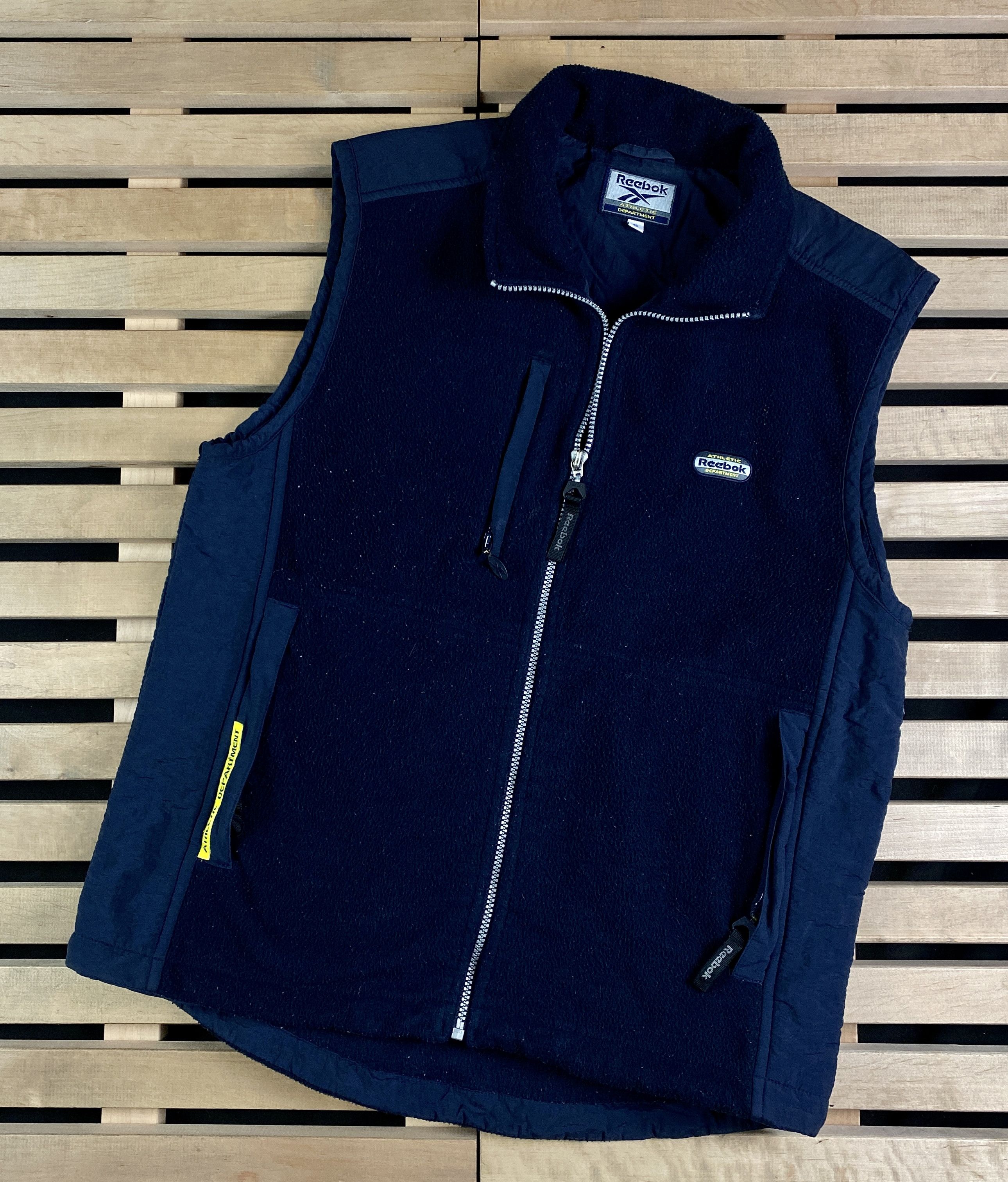 Reebok × Vintage Mens Reebok Vintage Vest Size S Size US S / EU 44-46 / 1 - 1 Thumbnail
