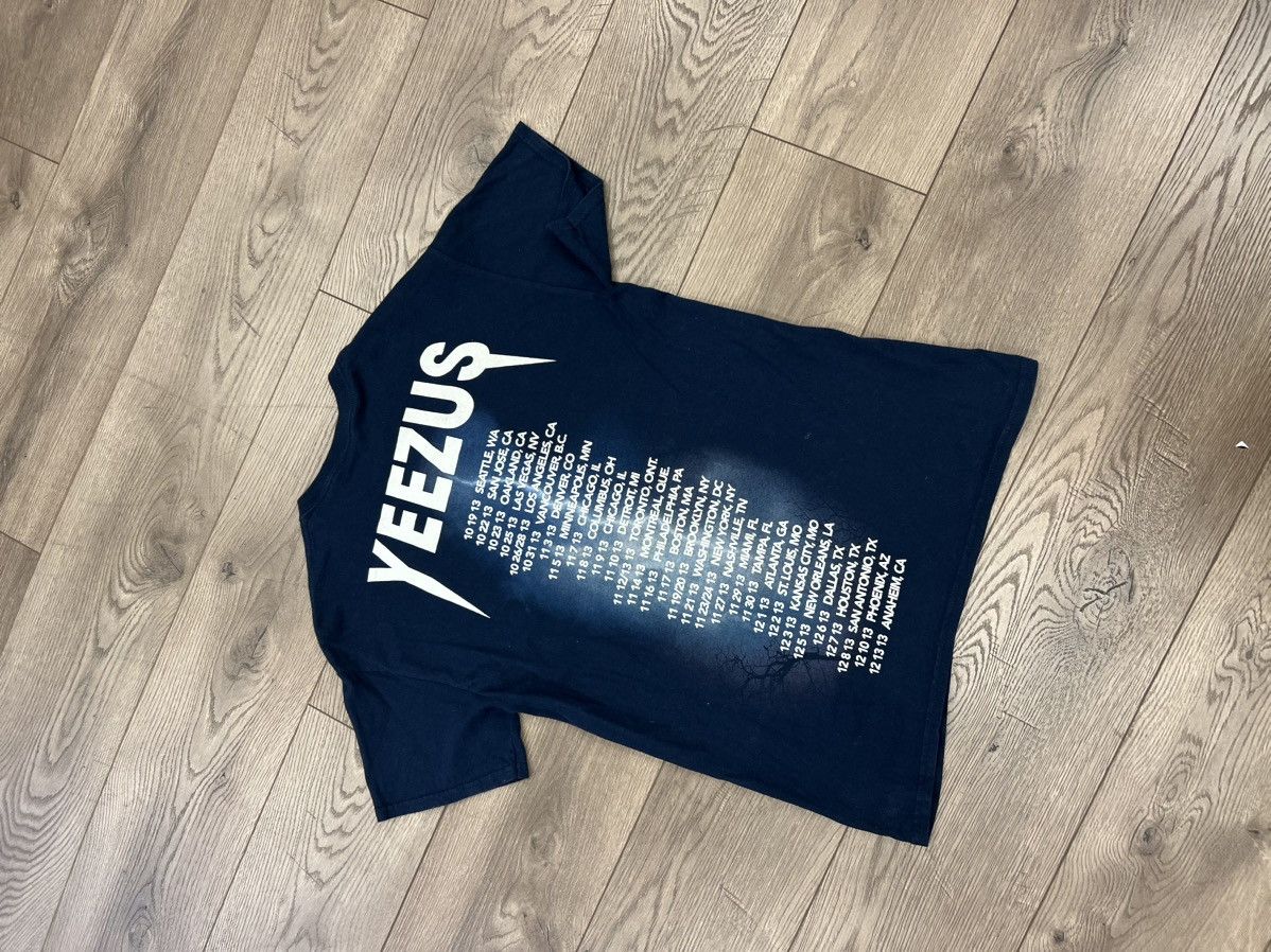 Kanye West Kanye West Yeezus Tour Tee Rare Medium ye Size US M / EU 48-50 / 2 - 2 Thumbnail