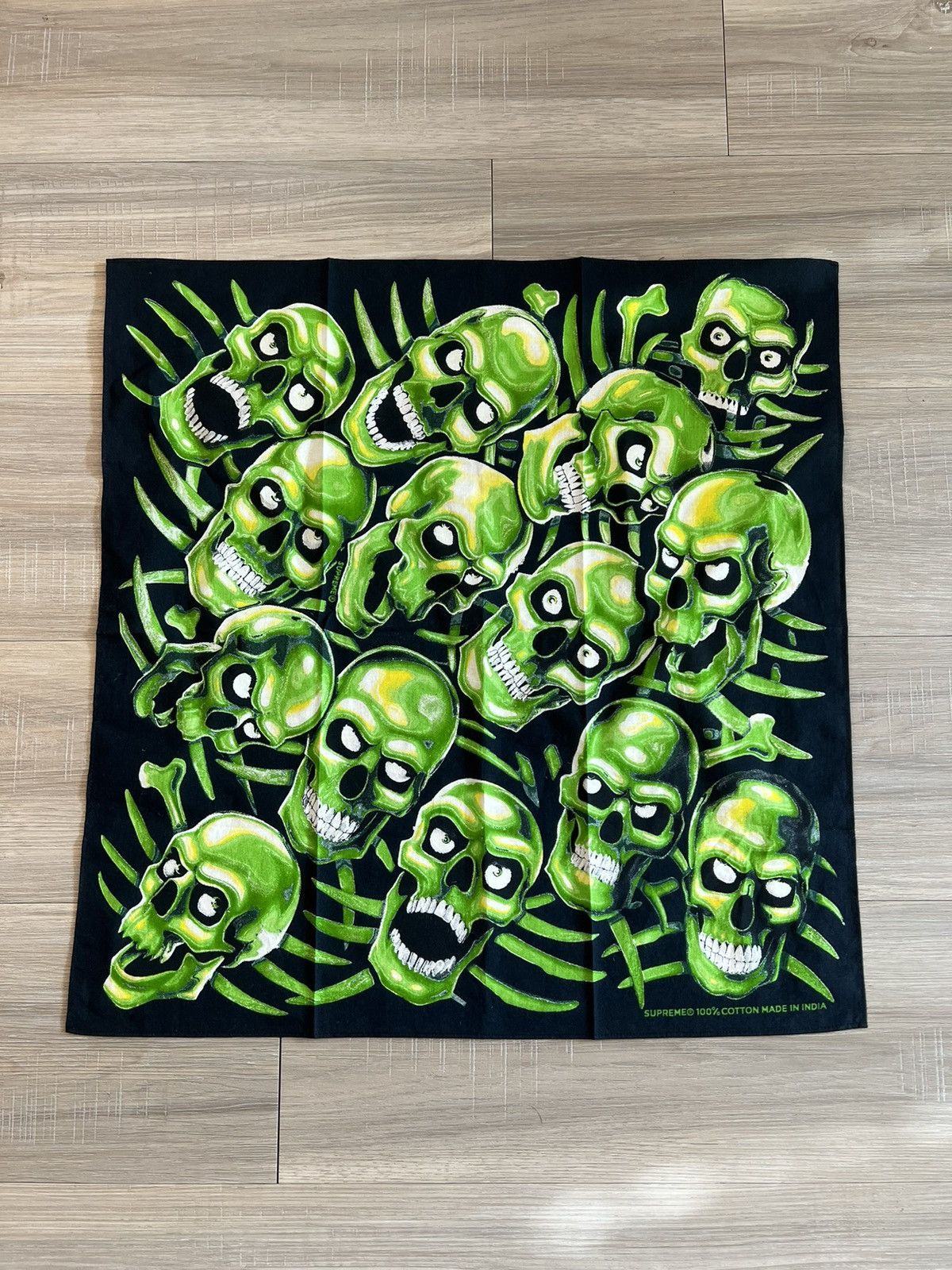 image of Supreme Skull Pile Bandana in Black, Men's