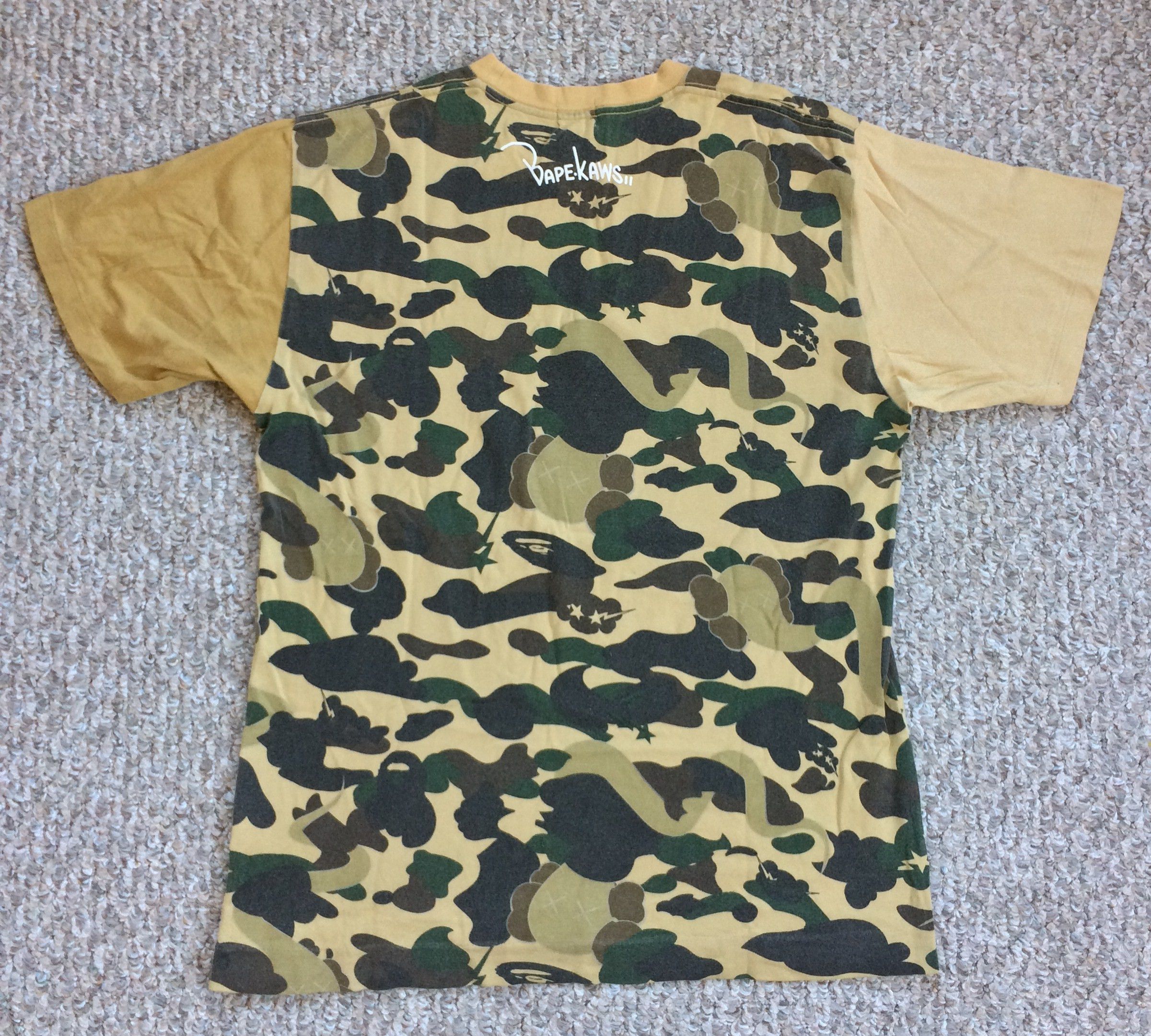 Bape × Kaws F/W 2005 Bape x Kaws 1st Camo Logo Tee Size US M / EU 48-50 / 2 - 2 Thumbnail