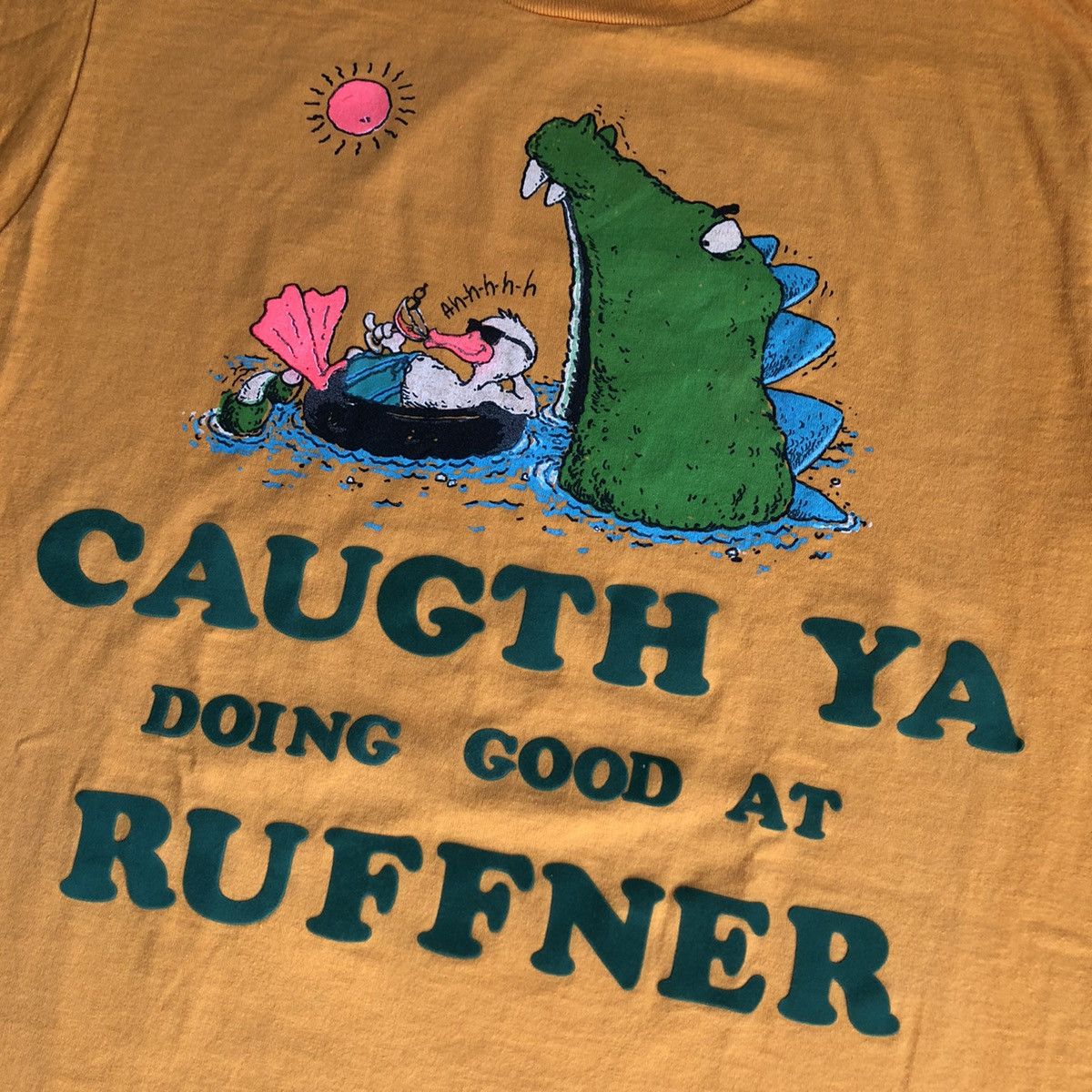 Vintage Vintage 1990s Duck Vacation Crocodile Bite Graphic Logo Tee Size US L / EU 52-54 / 3 - 3 Thumbnail