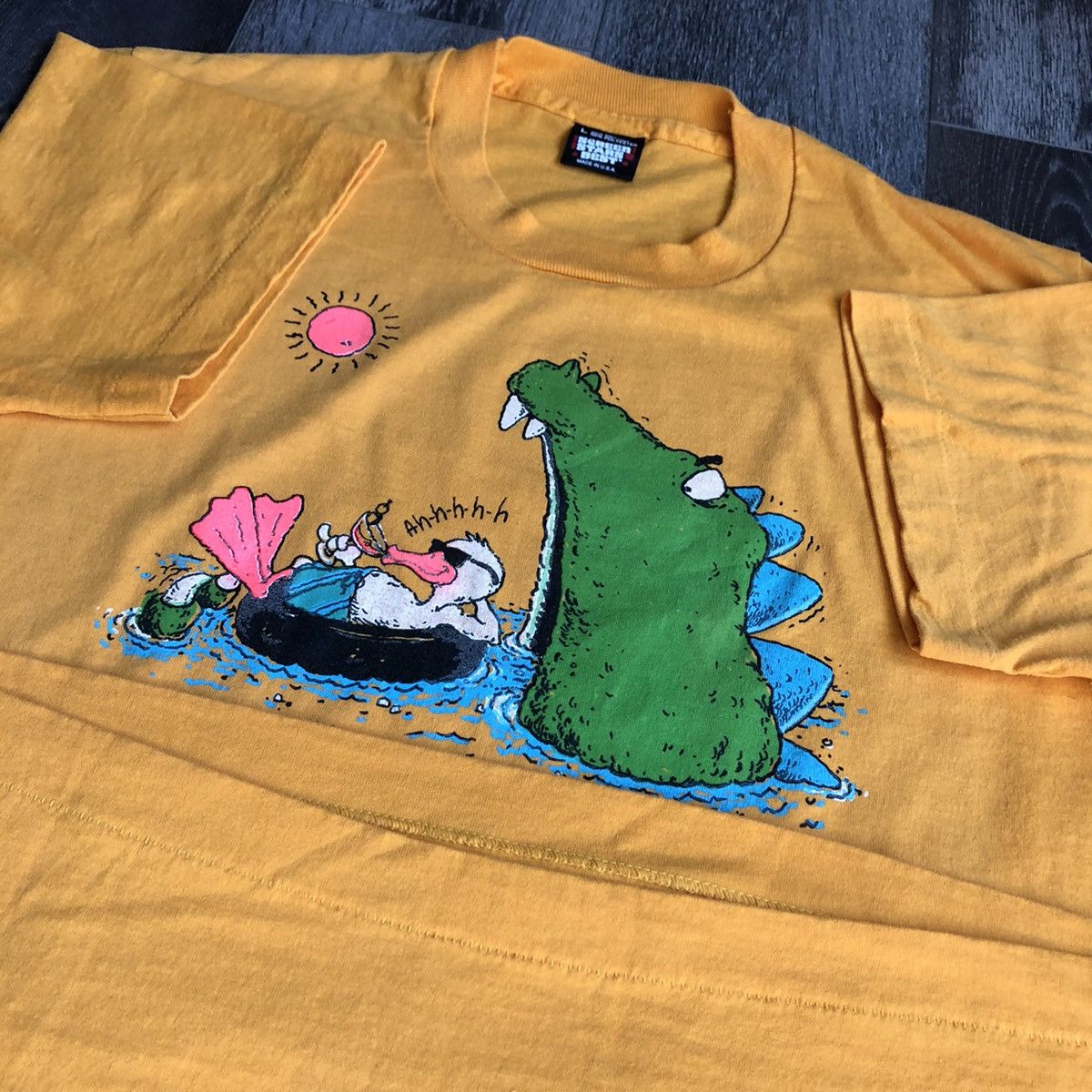 Vintage Vintage 1990s Duck Vacation Crocodile Bite Graphic Logo Tee Size US L / EU 52-54 / 3 - 5 Thumbnail