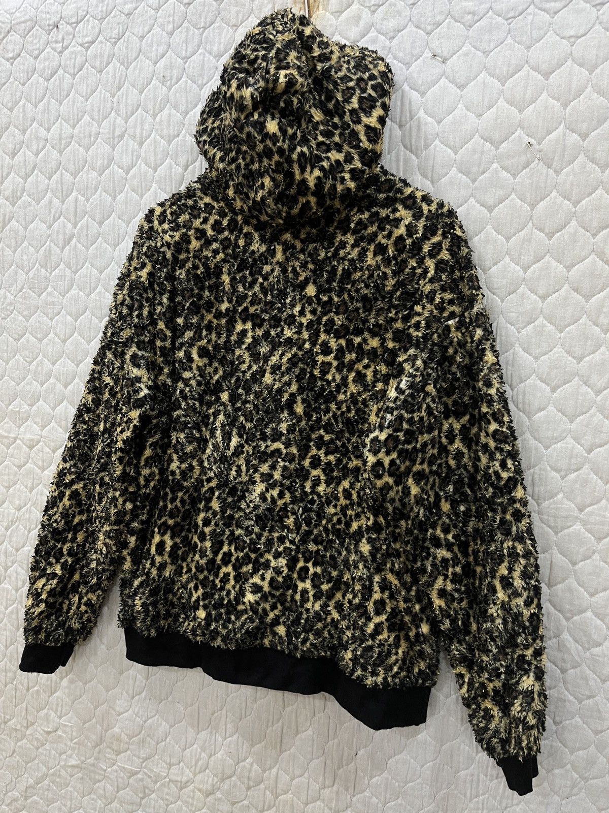 (Eee). MODISH GAZE LEOPARD HOODIE SWEATER