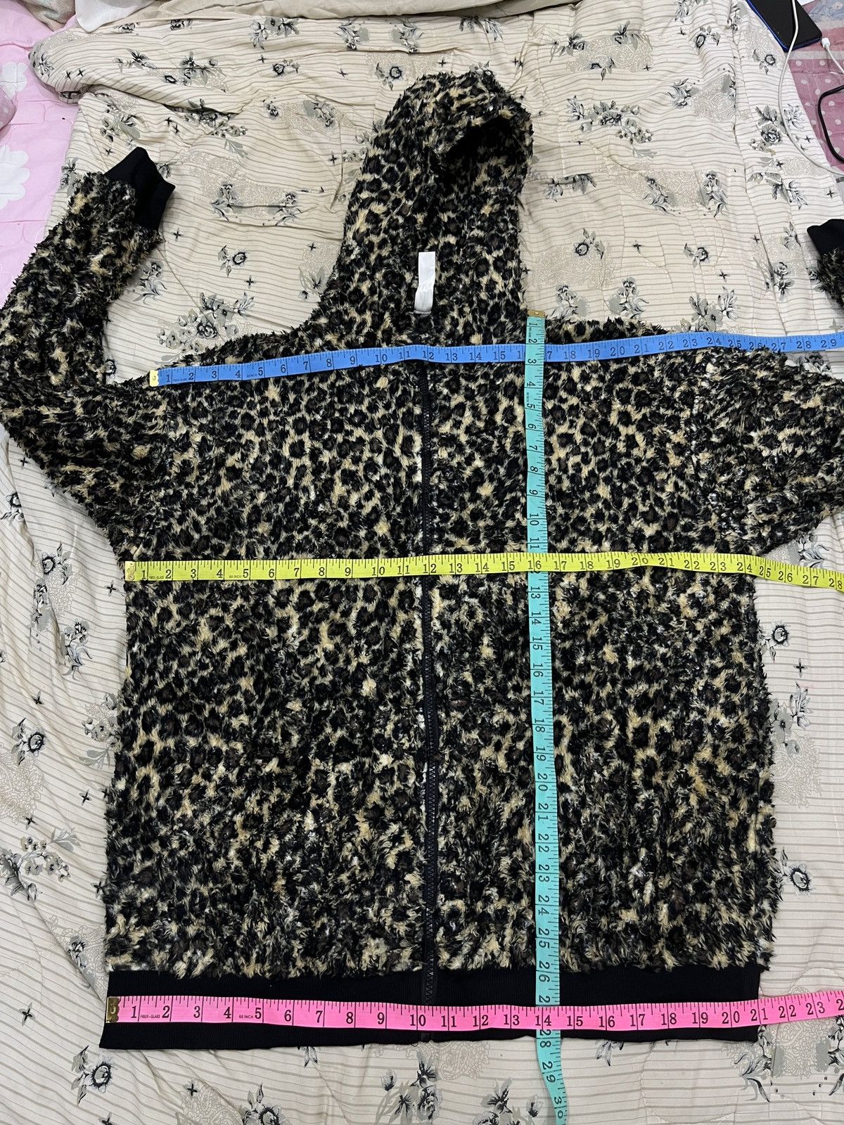 (Eee). MODISH GAZE LEOPARD HOODIE SWEATER