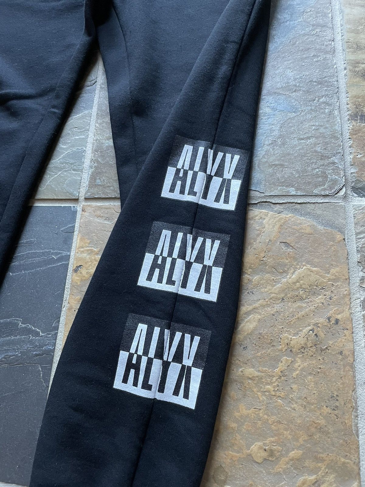 1017 ALYX 9SM Alyx Color Block Logo Sweatpants Size US 32 / EU 48 - 6 Thumbnail