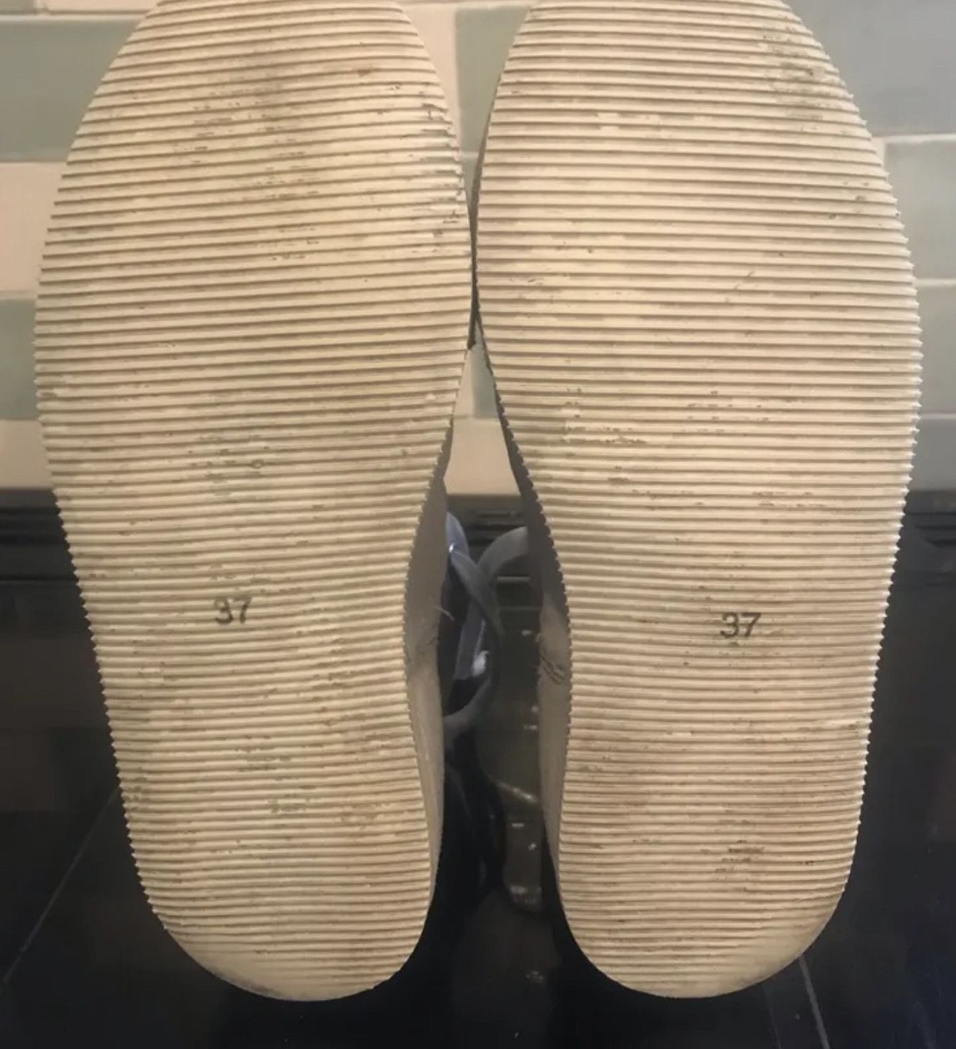 Suede dirty white high tops size IT37