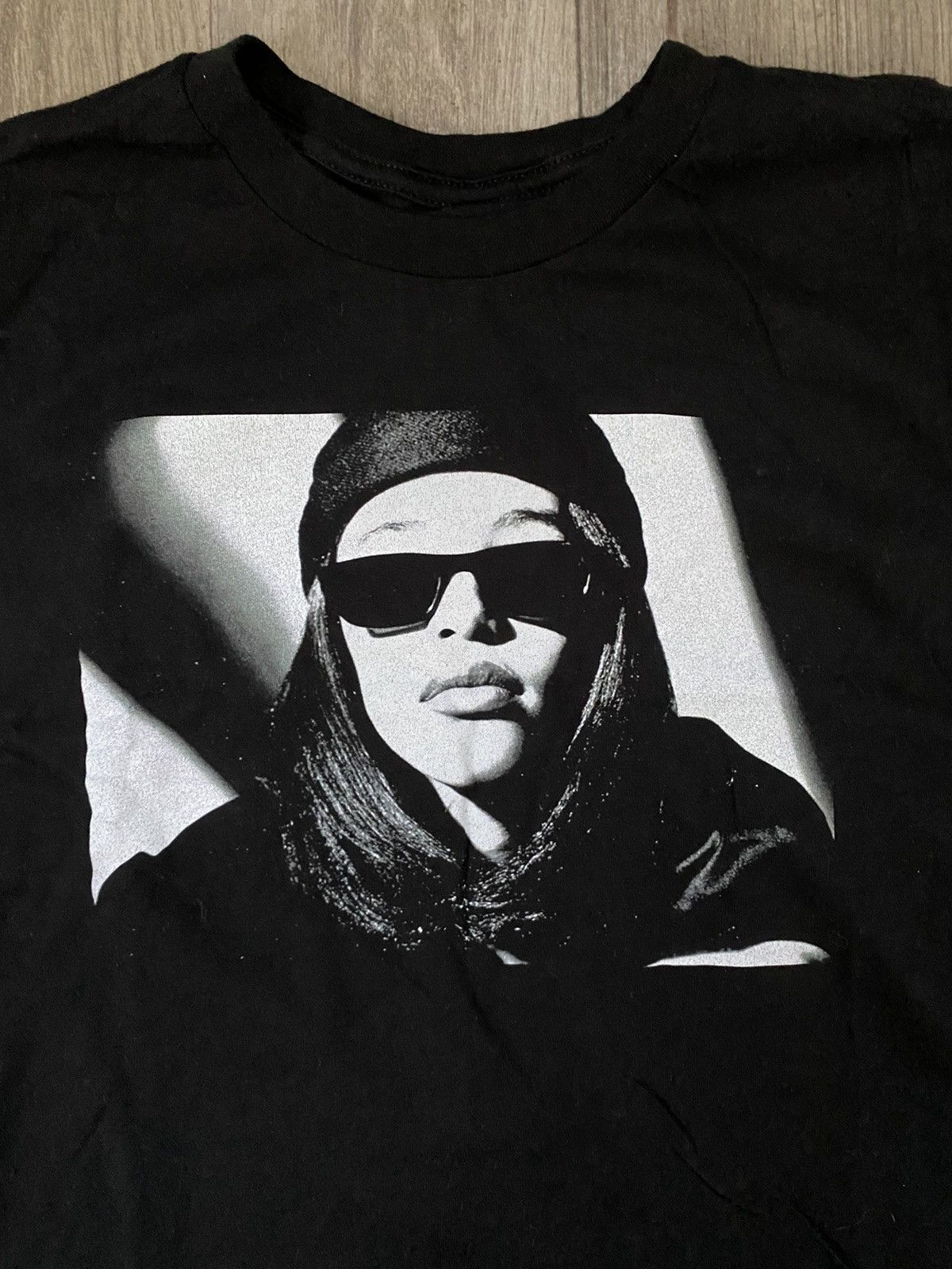 Rap Tees Aaliyah Sunglasses Portrait Tee Size US M / EU 48-50 / 2 - 2 Thumbnail