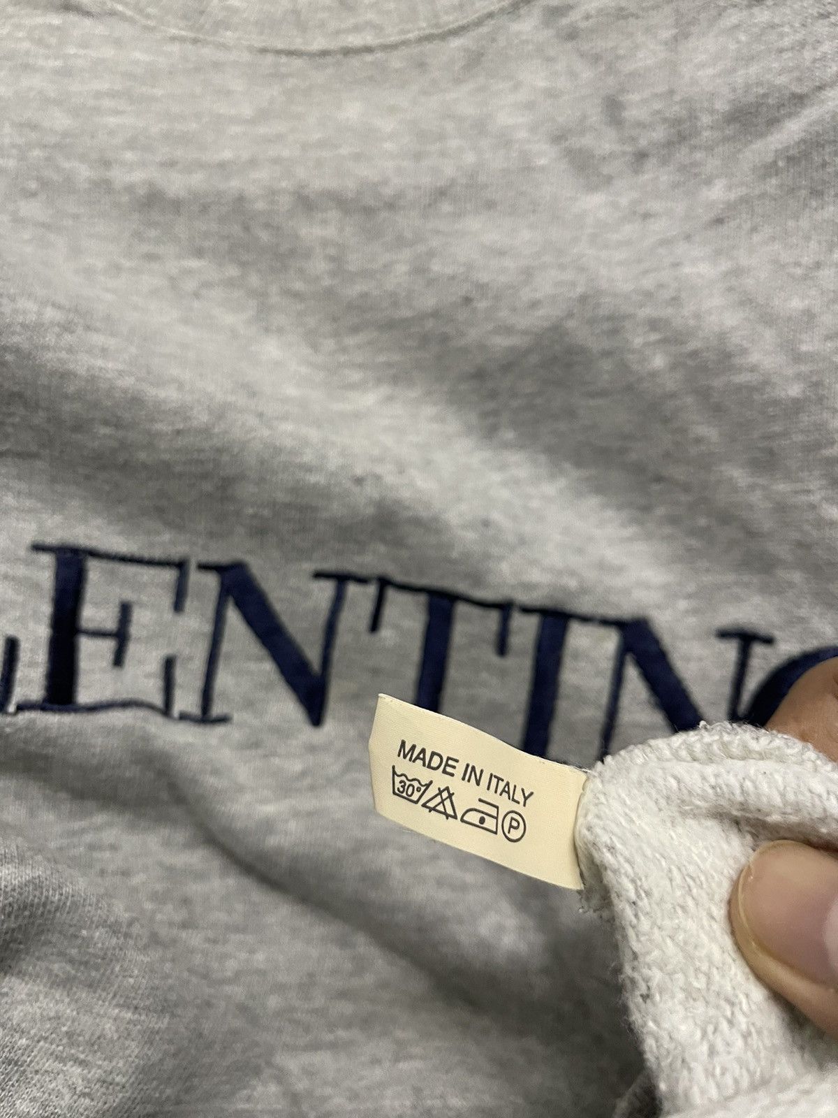 Valentino Vintage Valentino Embroireded Sweatshirt Large Size US L / EU 52-54 / 3 - 5 Thumbnail