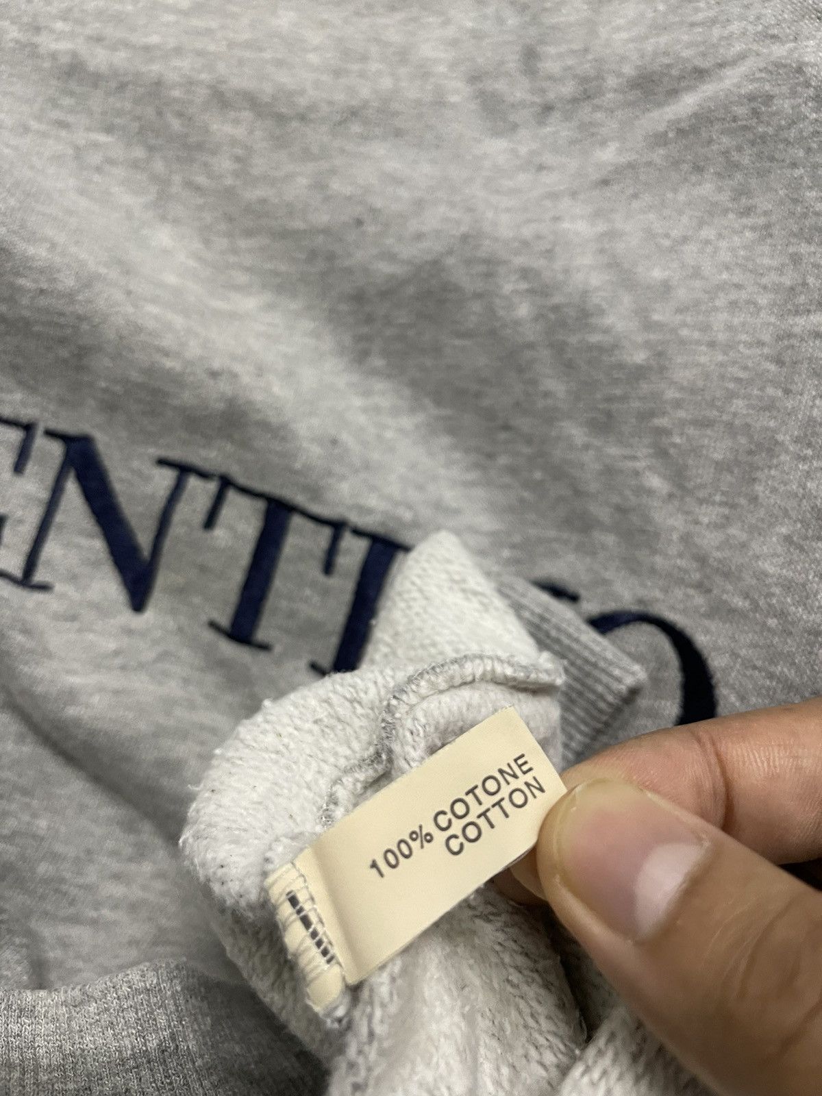 Valentino Vintage Valentino Embroireded Sweatshirt Large Size US L / EU 52-54 / 3 - 6 Thumbnail