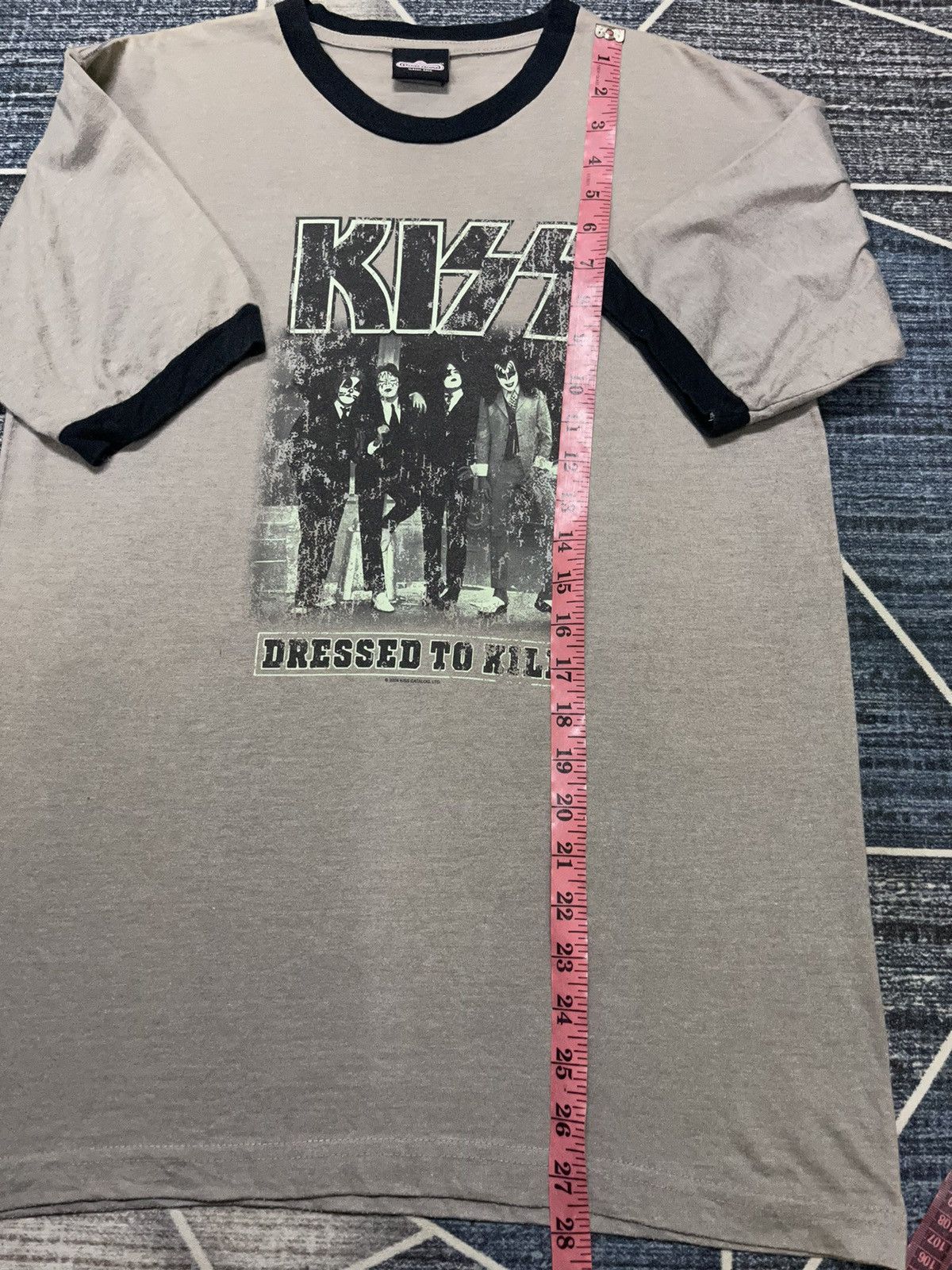 Band Tees VINTAGE 2004 KISS DRESSED TO KILL RINGER TSHIRT Size US M / EU 48-50 / 2 - 11 Thumbnail