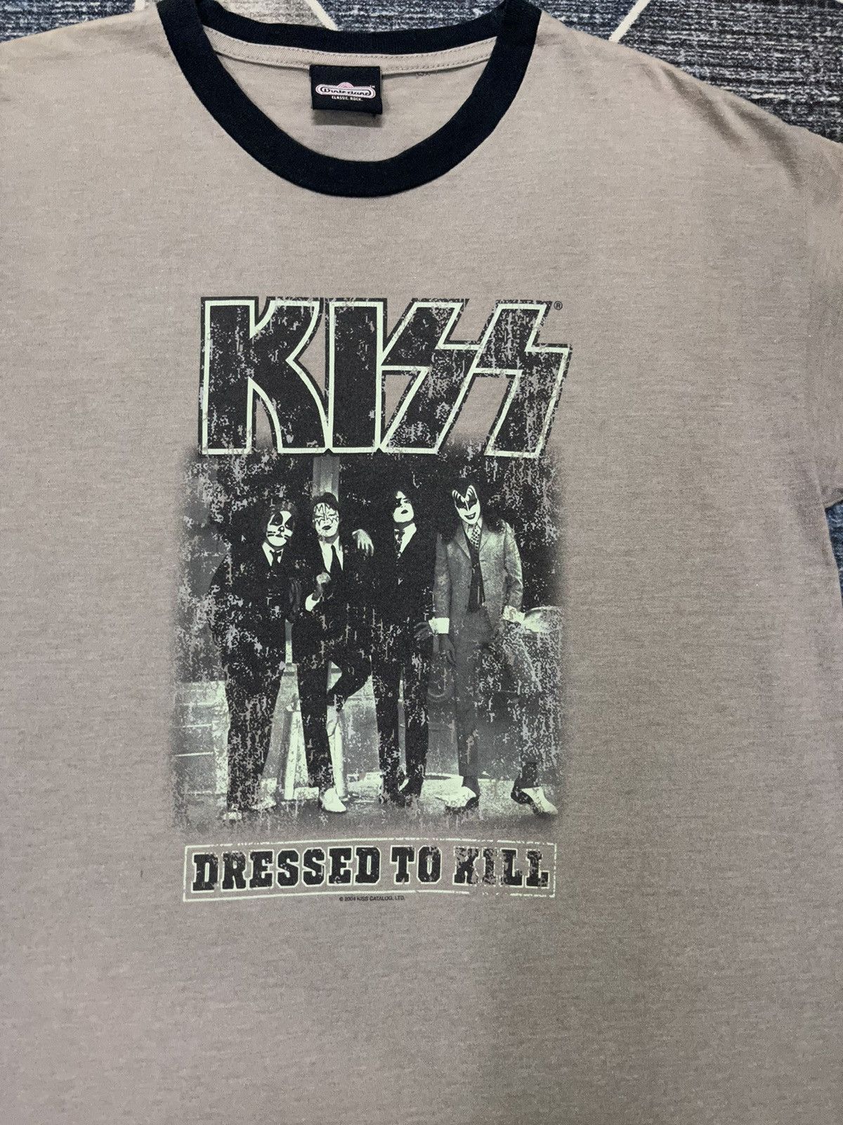 Band Tees VINTAGE 2004 KISS DRESSED TO KILL RINGER TSHIRT Size US M / EU 48-50 / 2 - 2 Thumbnail