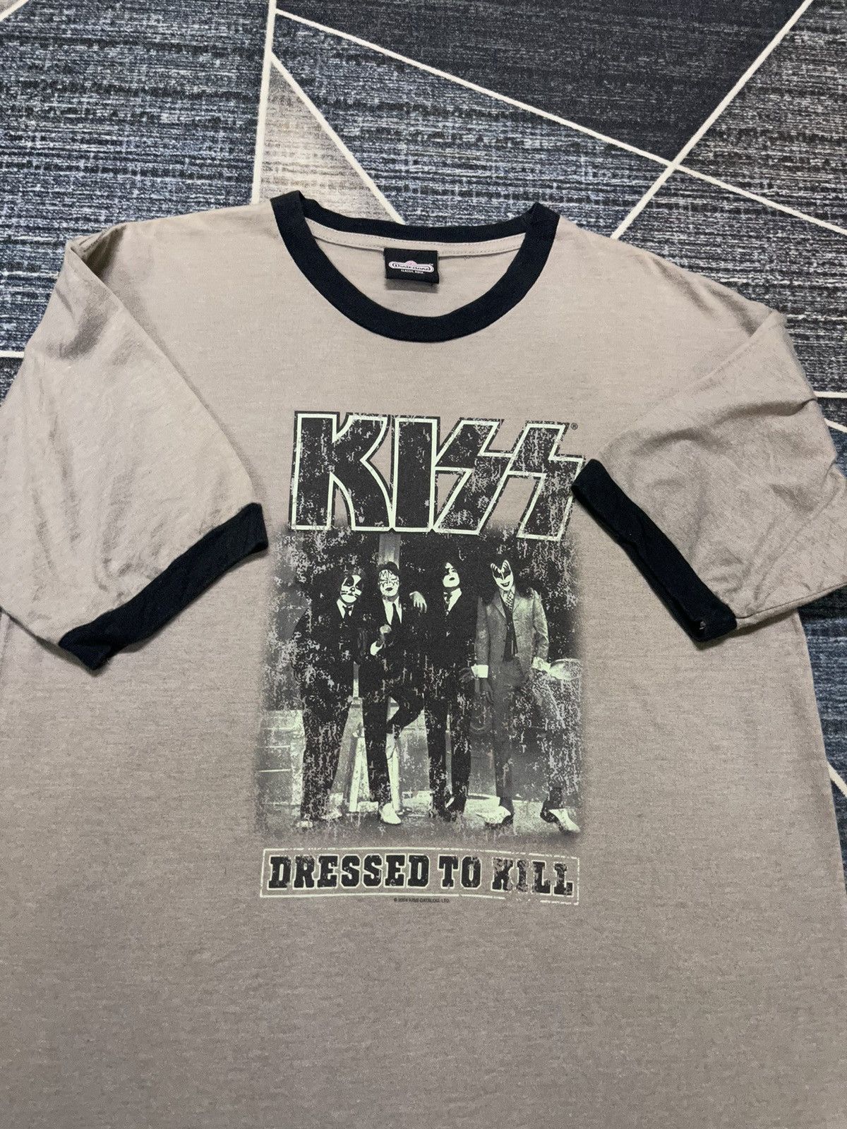 Band Tees VINTAGE 2004 KISS DRESSED TO KILL RINGER TSHIRT Size US M / EU 48-50 / 2 - 6 Thumbnail