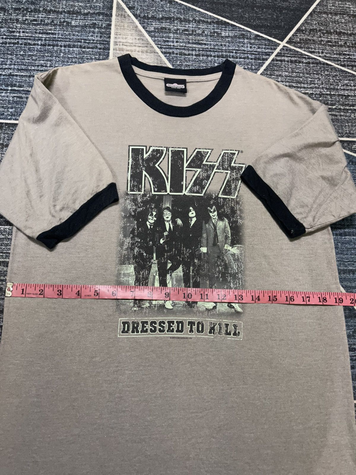 Band Tees VINTAGE 2004 KISS DRESSED TO KILL RINGER TSHIRT Size US M / EU 48-50 / 2 - 10 Thumbnail