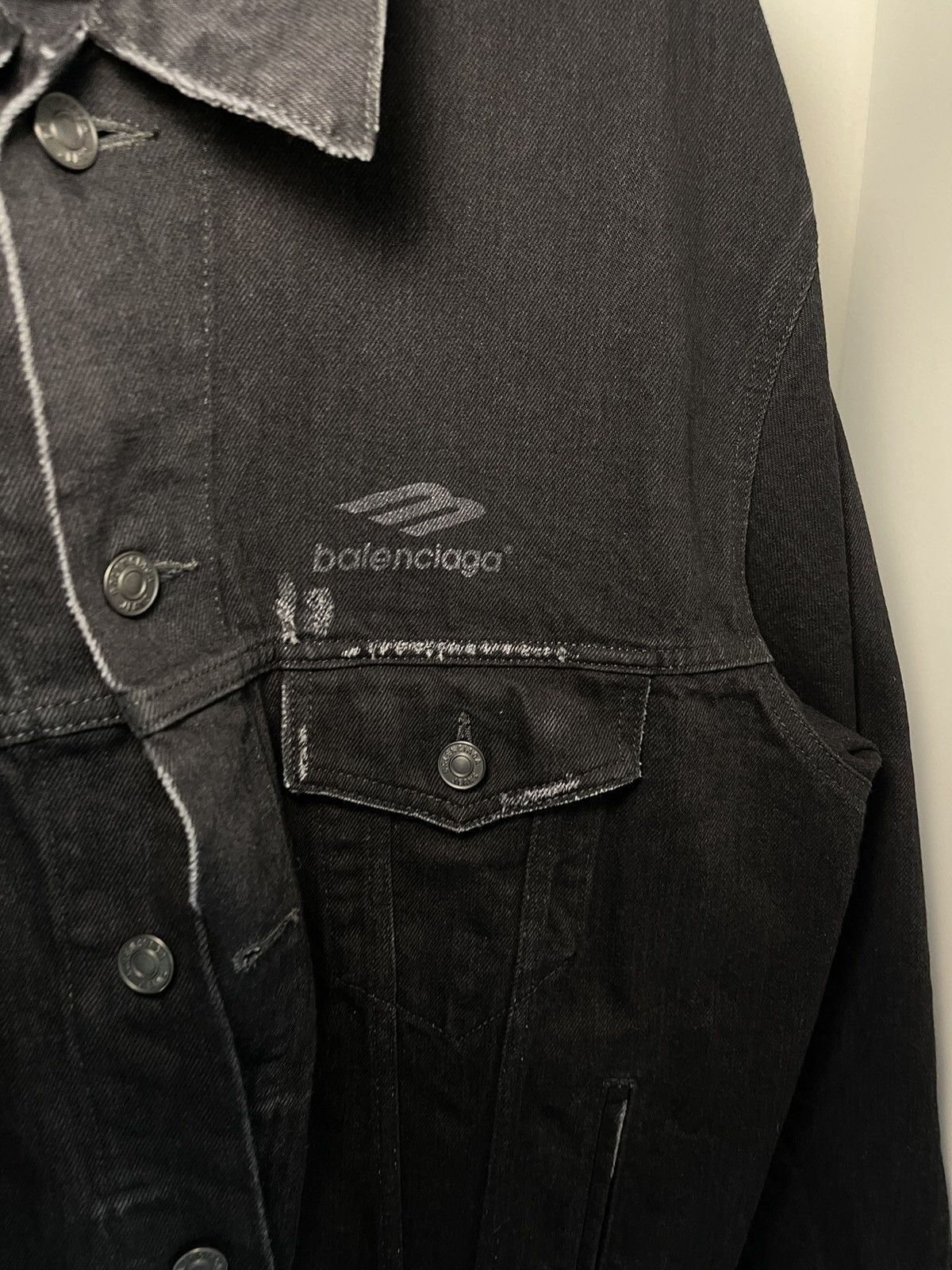 Balenciaga Balenciaga Denim Jacket - Thrashed Big Print Size US XS / EU 42 / 0 - 6 Thumbnail