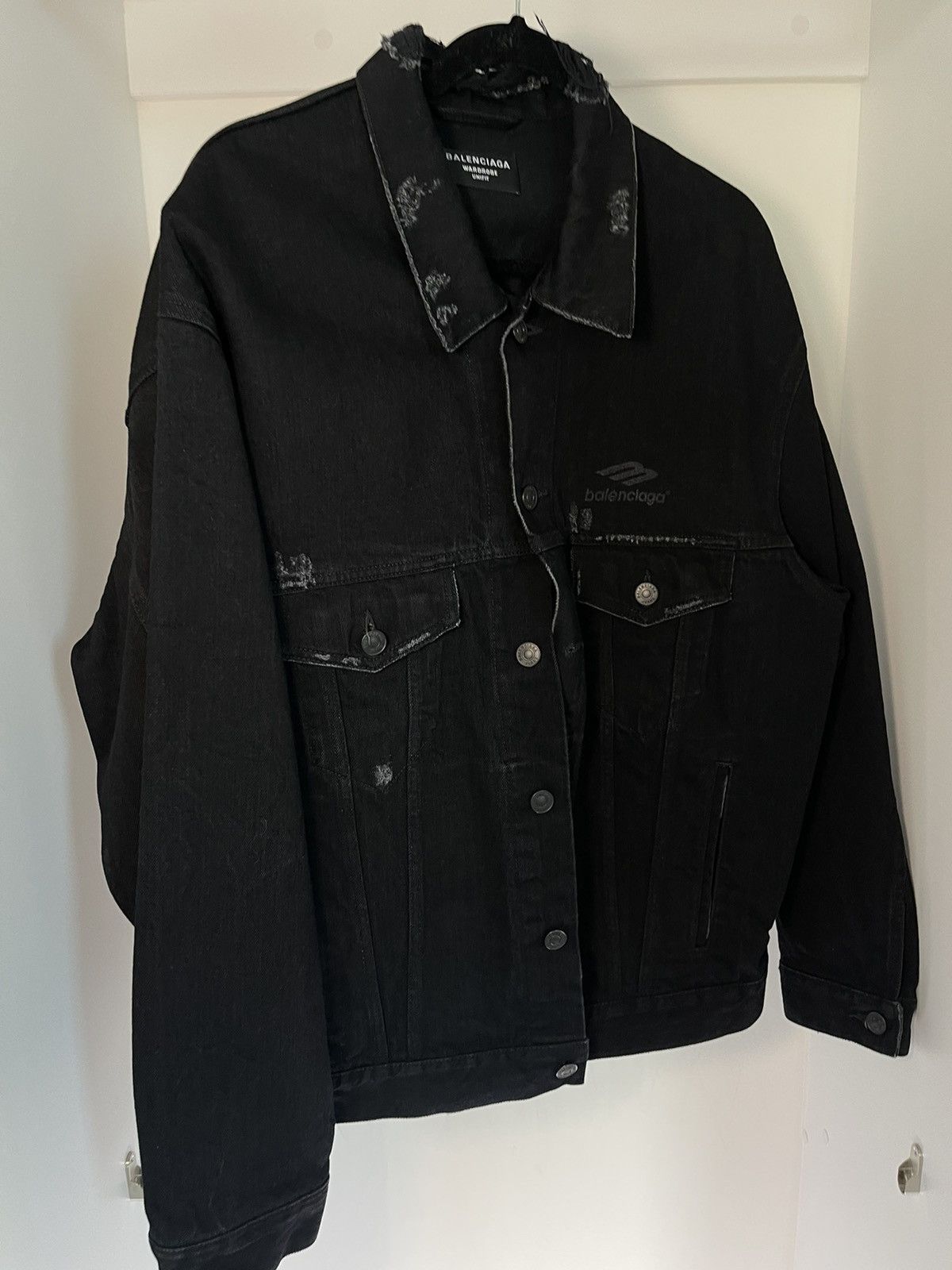 Balenciaga Balenciaga Denim Jacket - Thrashed Big Print Size US XS / EU 42 / 0 - 5 Thumbnail