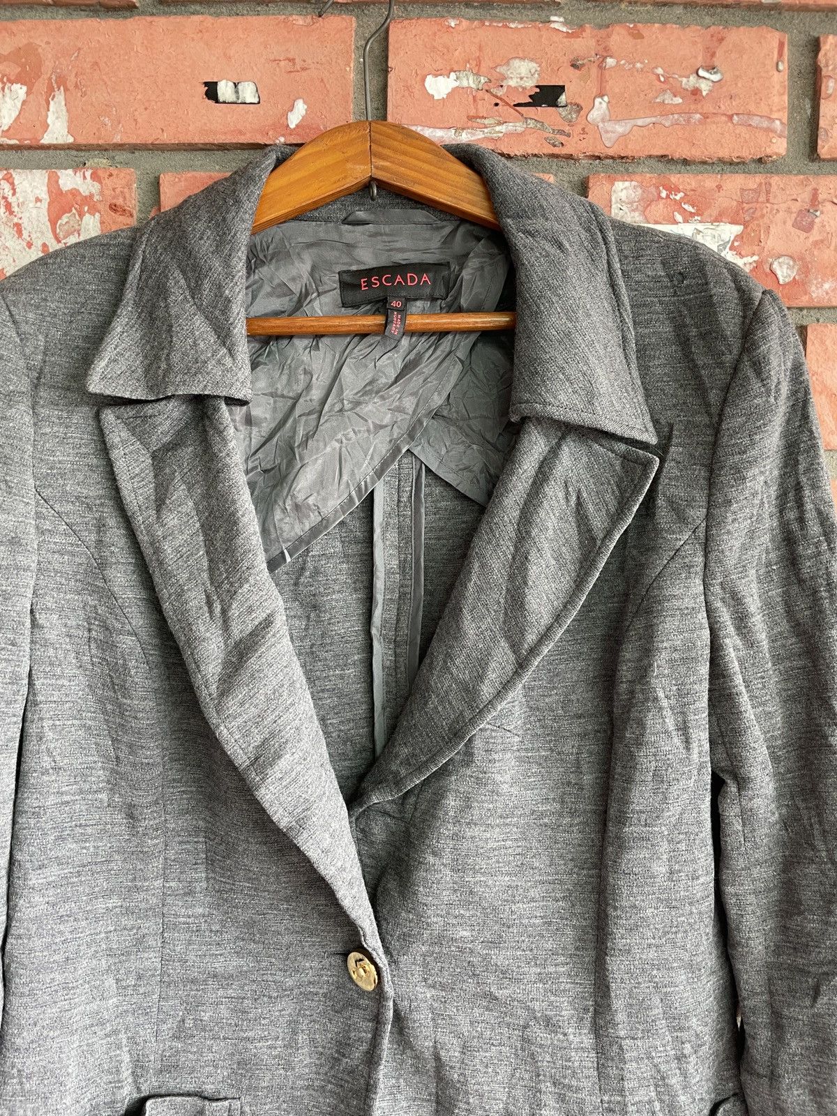 Escada Escada Italy blazer black Linen size 40 Gold Chain button Size S / US 4 / IT 40 - 4 Thumbnail