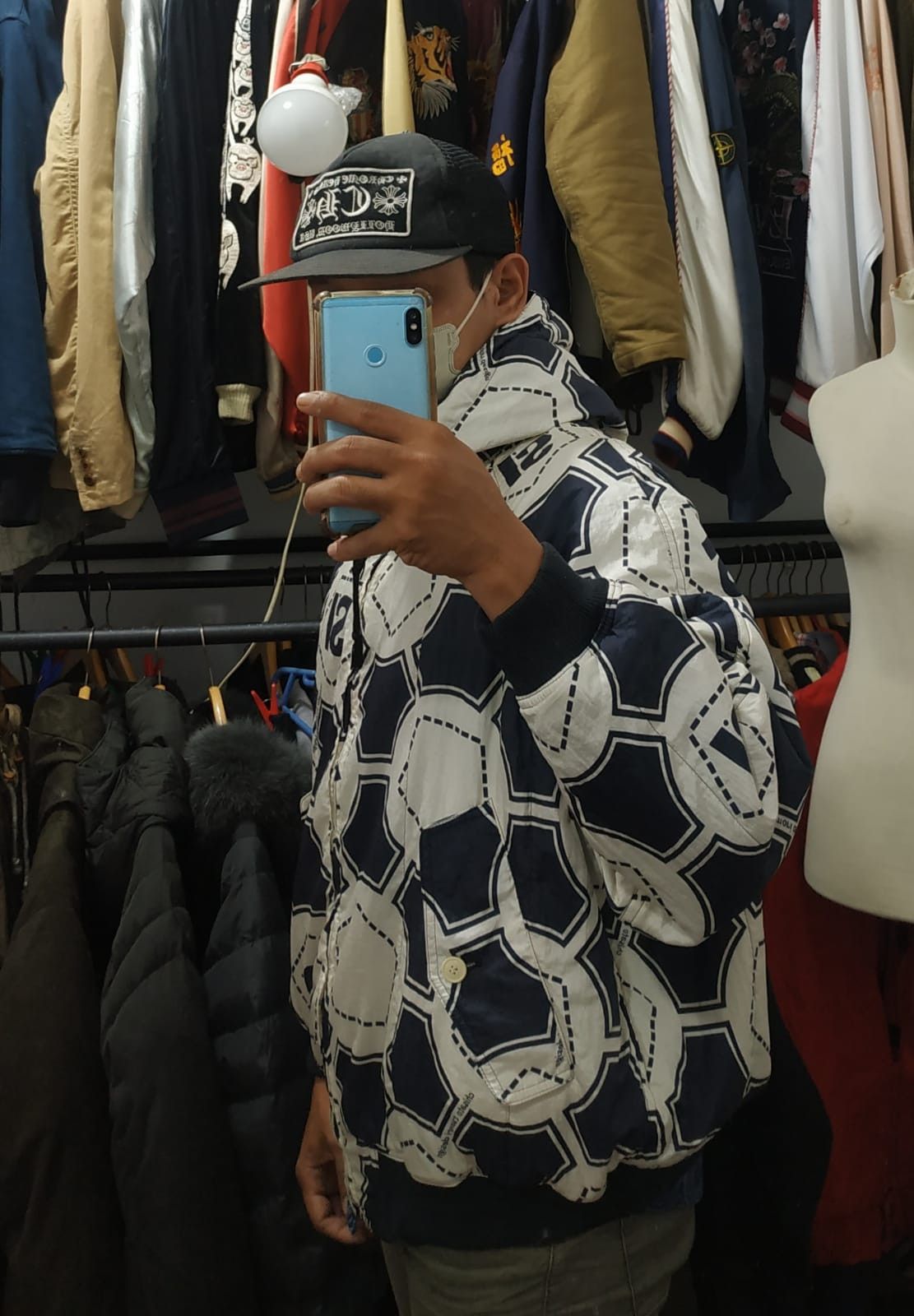 Issey Miyake Fit S to M, 80'S Issey Miyake Reversible Oversize Bomber Size US M / EU 48-50 / 2 - 24 Thumbnail
