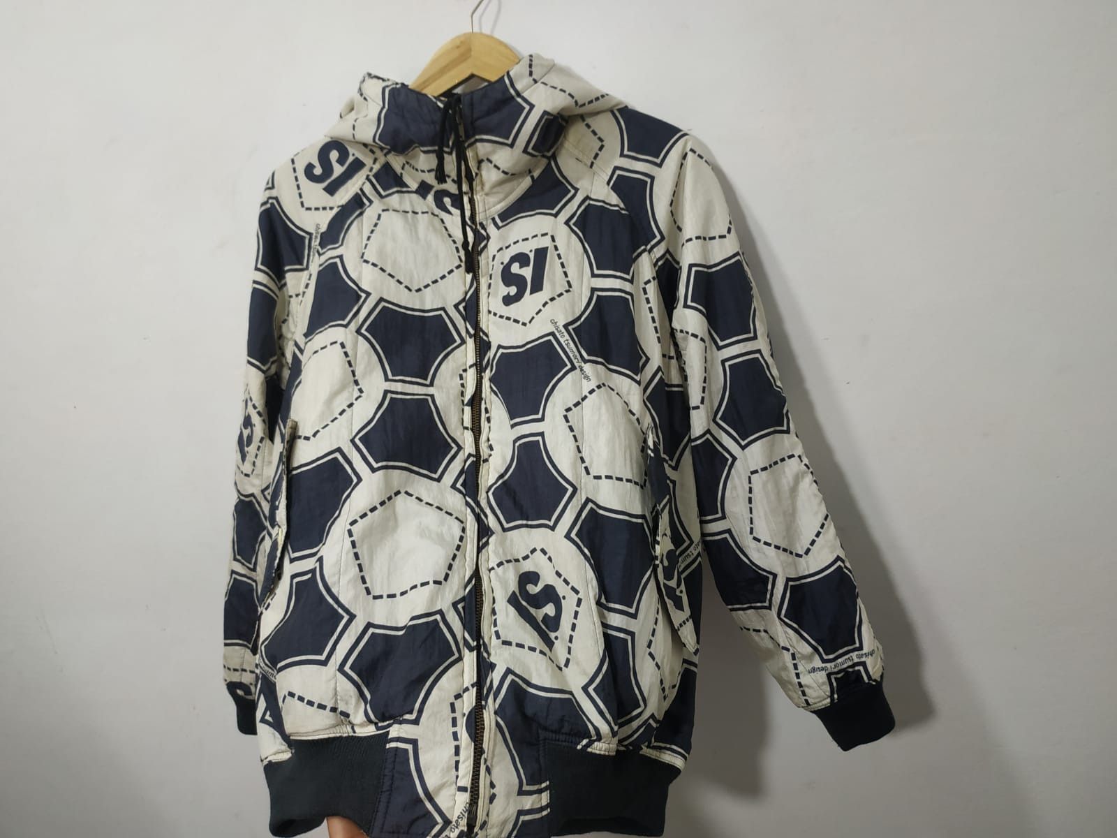 Issey Miyake Fit S to M, 80'S Issey Miyake Reversible Oversize Bomber Size US M / EU 48-50 / 2 - 16 Thumbnail